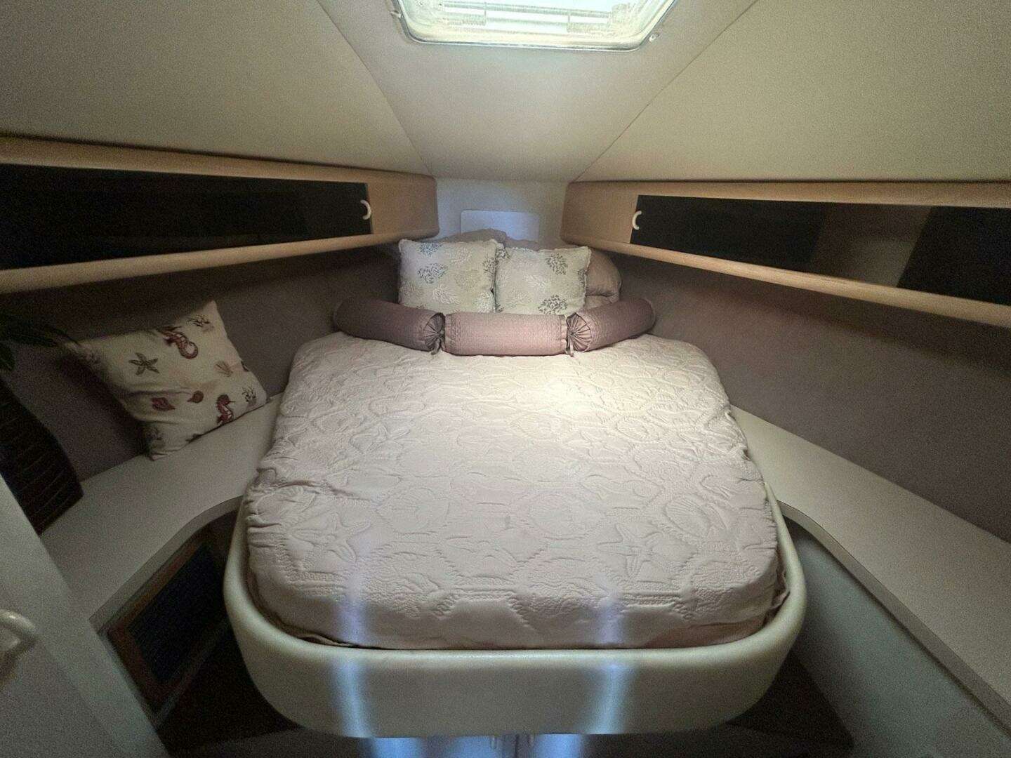 1990 Silverton 34 Convertible - Image 27
