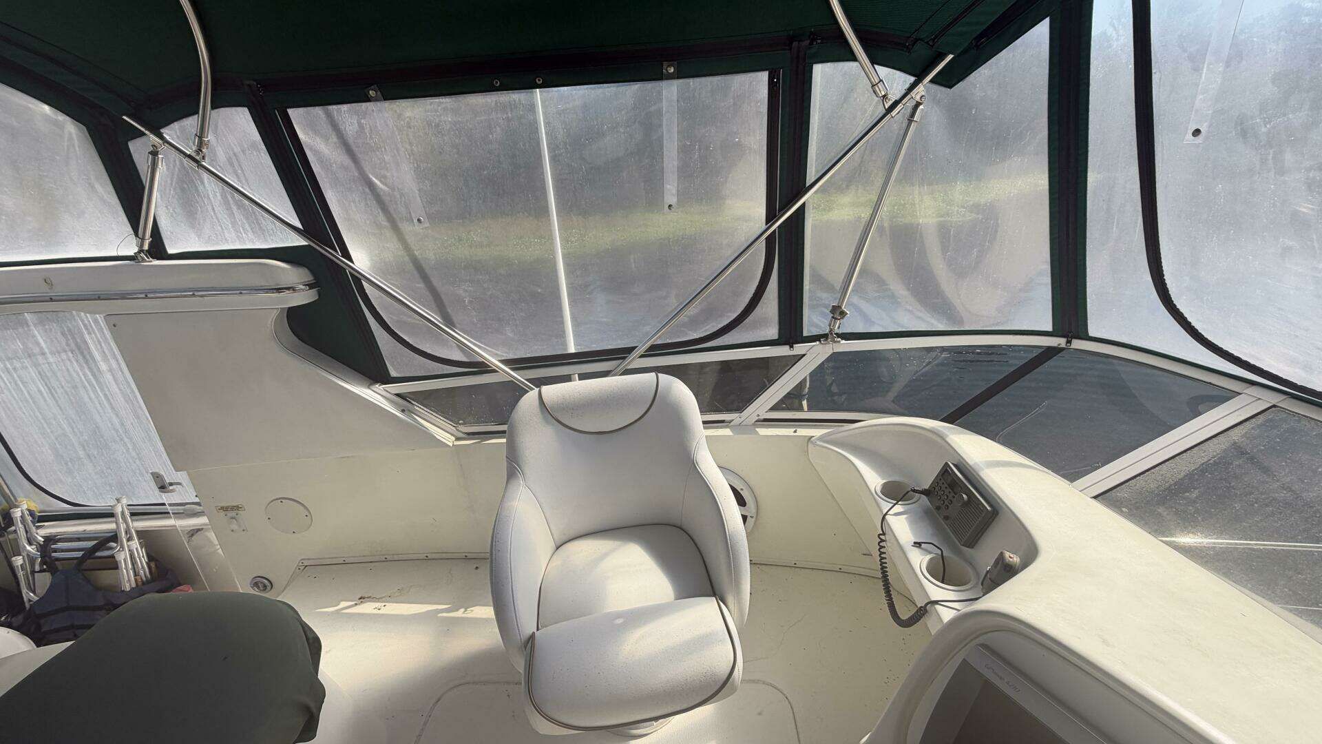 2000 Sea Ray 380 Aft Cabin - 10