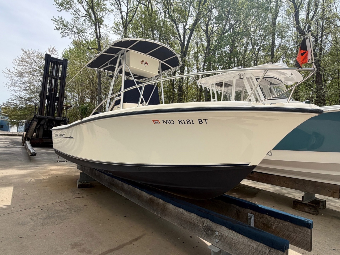 2004 Sea Hunt Triton 202 - Image 3