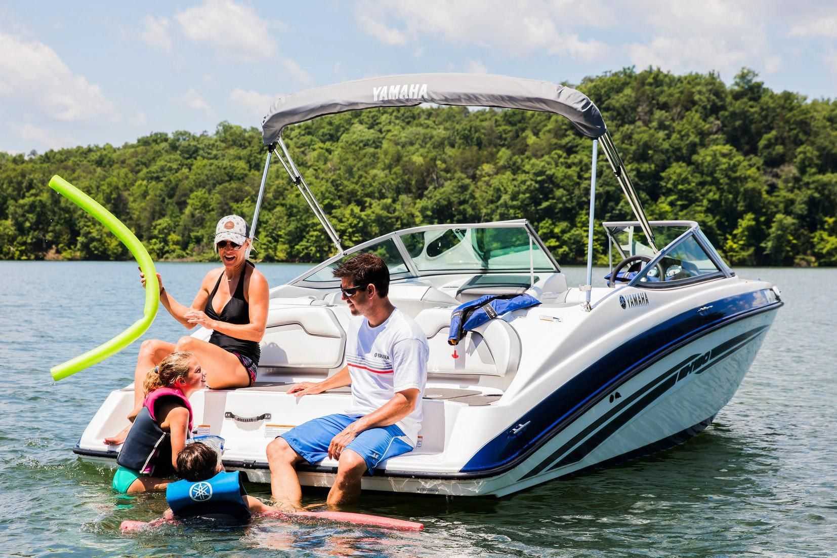 2023-Yamaha-Boats-SX190-MarineMax