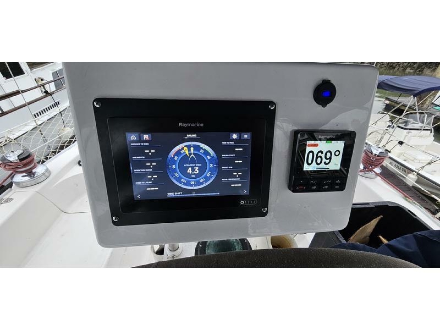 2002 Hunter 420 - Image 15