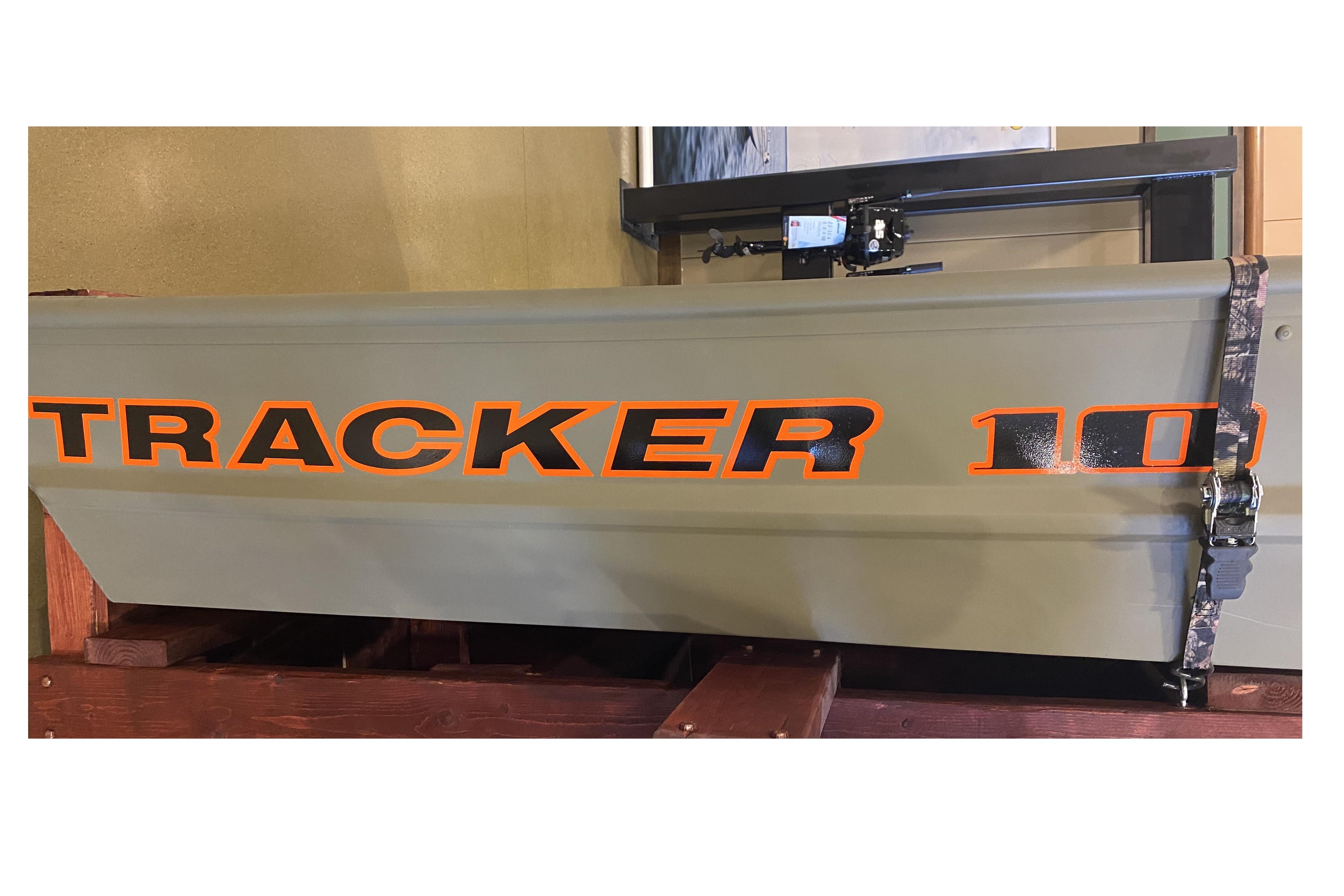 2026 Tracker Grizzly 10 Jon