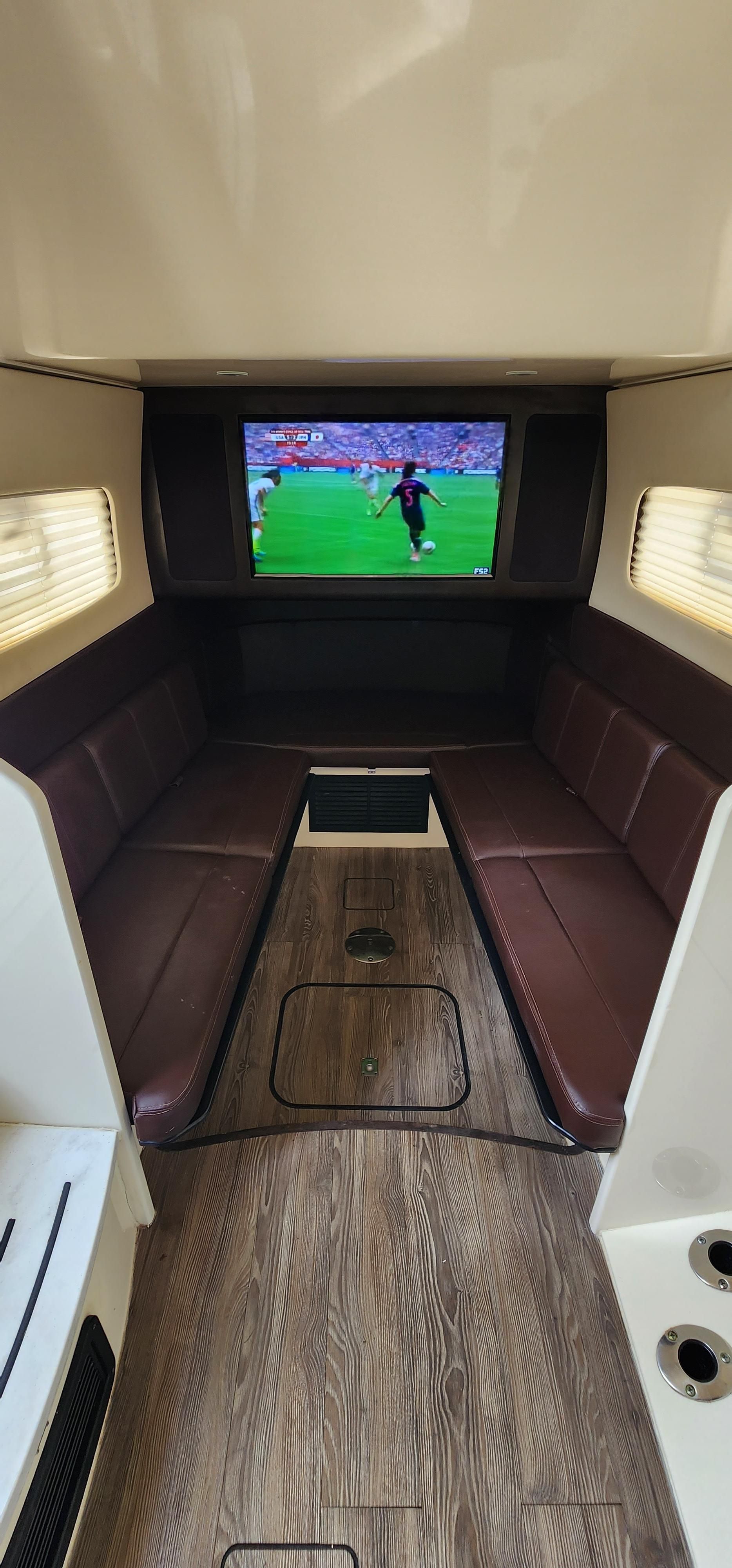 2018 Scout 380 LXF - 4