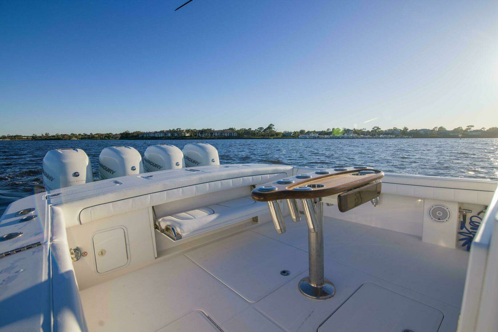 2016 Regulator 41 Center Console - Image 29