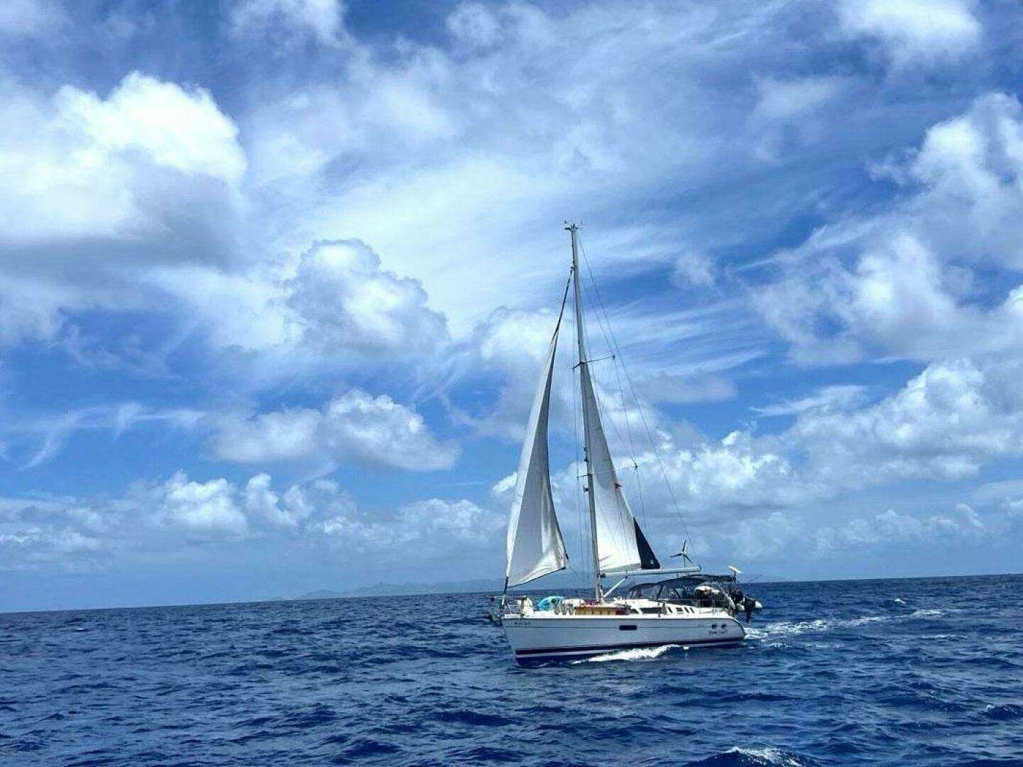 2001 Hunter 410 - Image 2