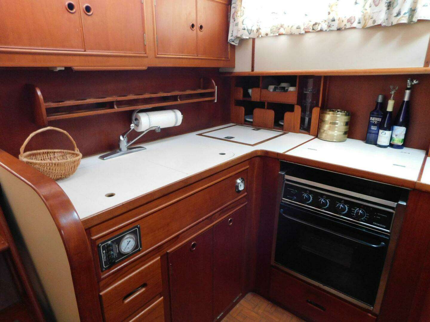 1986 Grand Banks 46 Classic Widebody - Image 6
