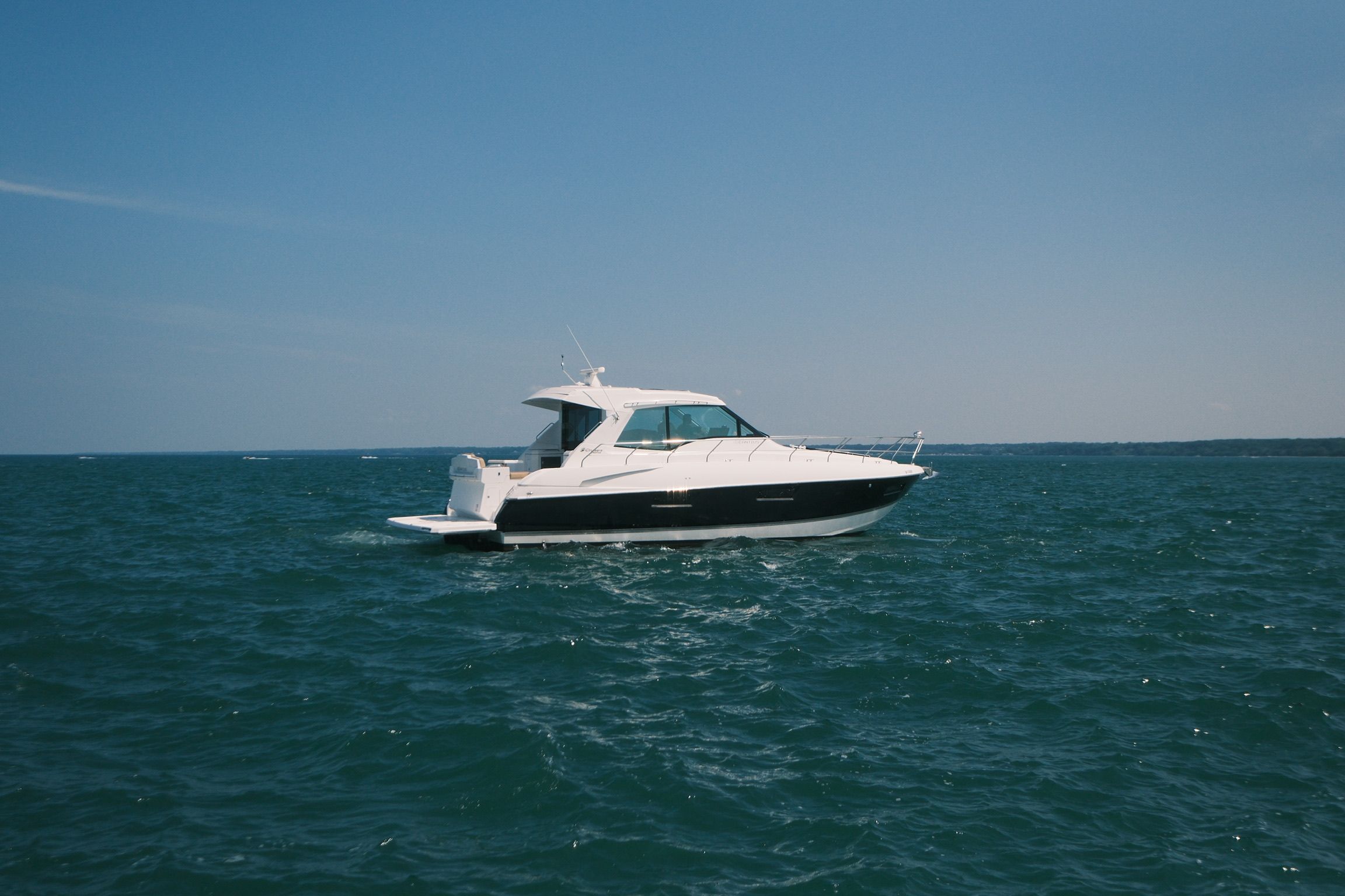 2015 Cruisers Yachts 48 Cantius - 23