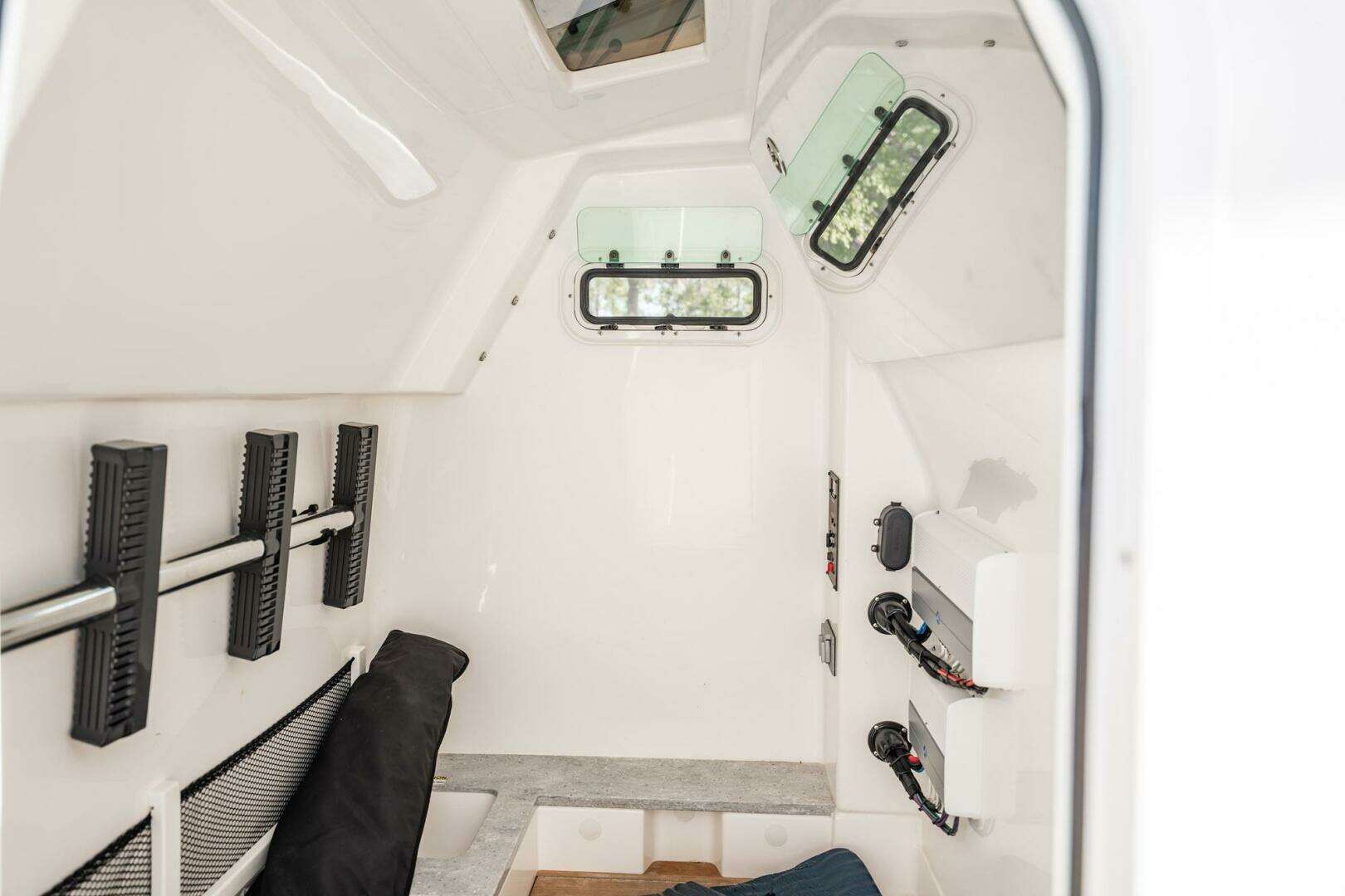 2021 Everglades 335 Center Console - Image 19