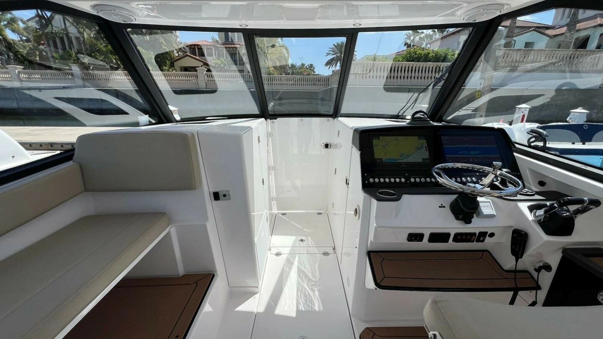 2019 Everglades 340 Dual Console - Image 3