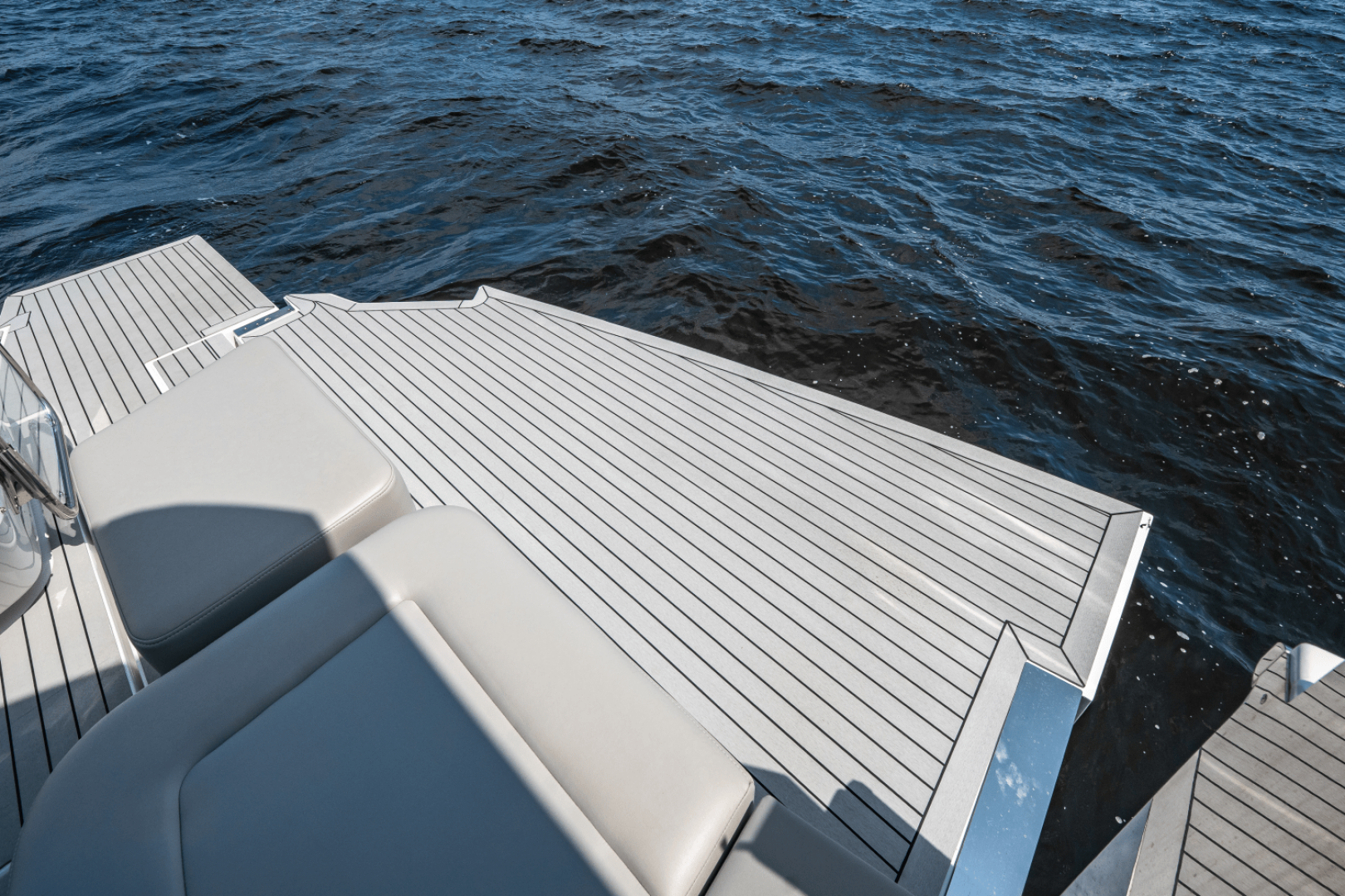 2025 Cruisers Yachts 50 GLS - Image 20