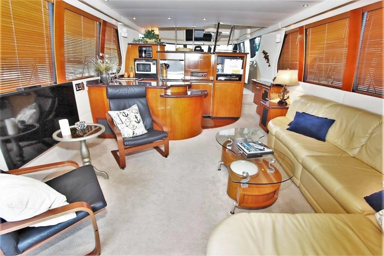 2001 Carver 570 Voyager Pilothouse - Image 18