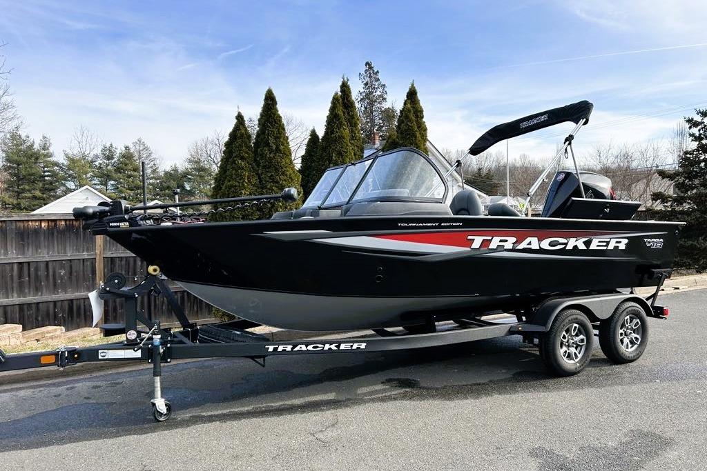 2026 Tracker Targa V-18 Combo