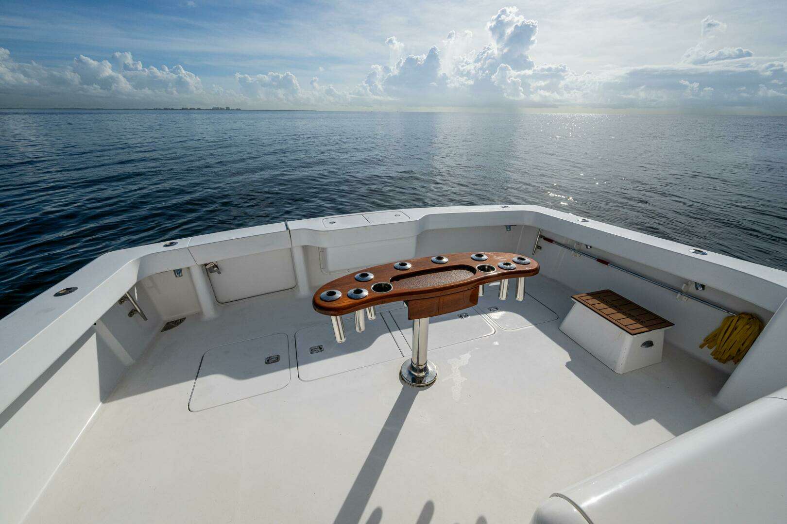 2004 Viking 48 Convertible - Image 29