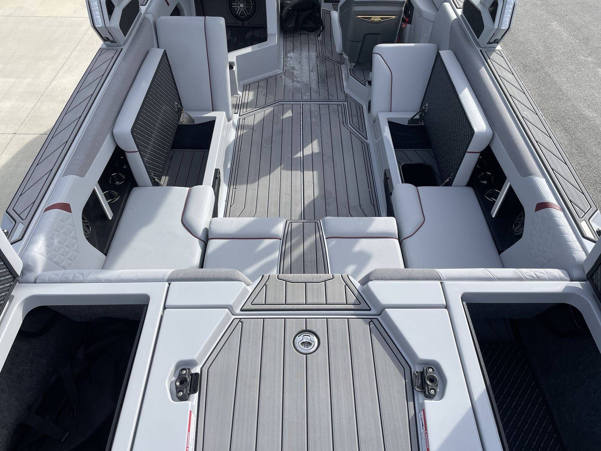 2025 Nautique GS24 - 25