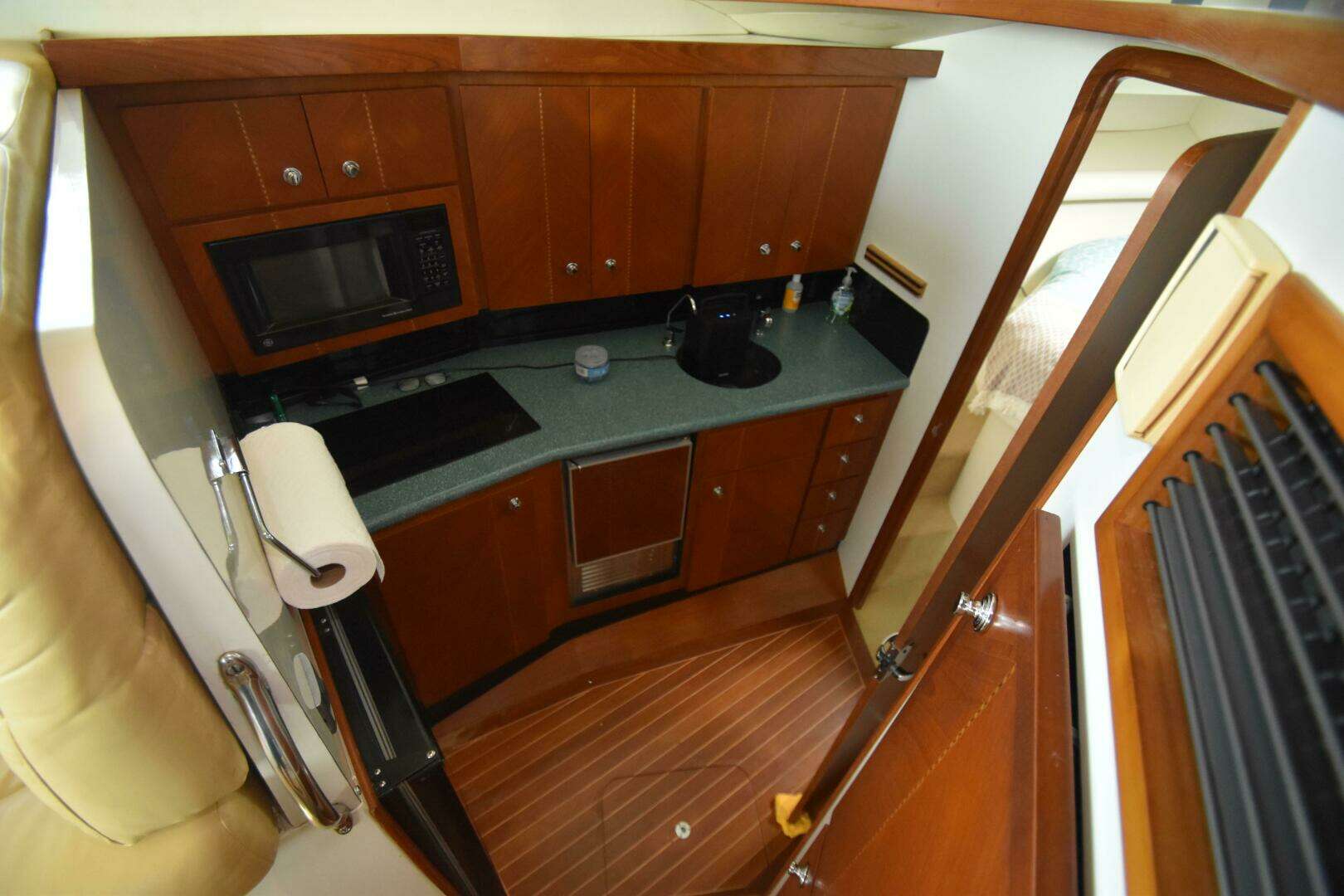 2002 Jupiter 35 Convertible - Image 15