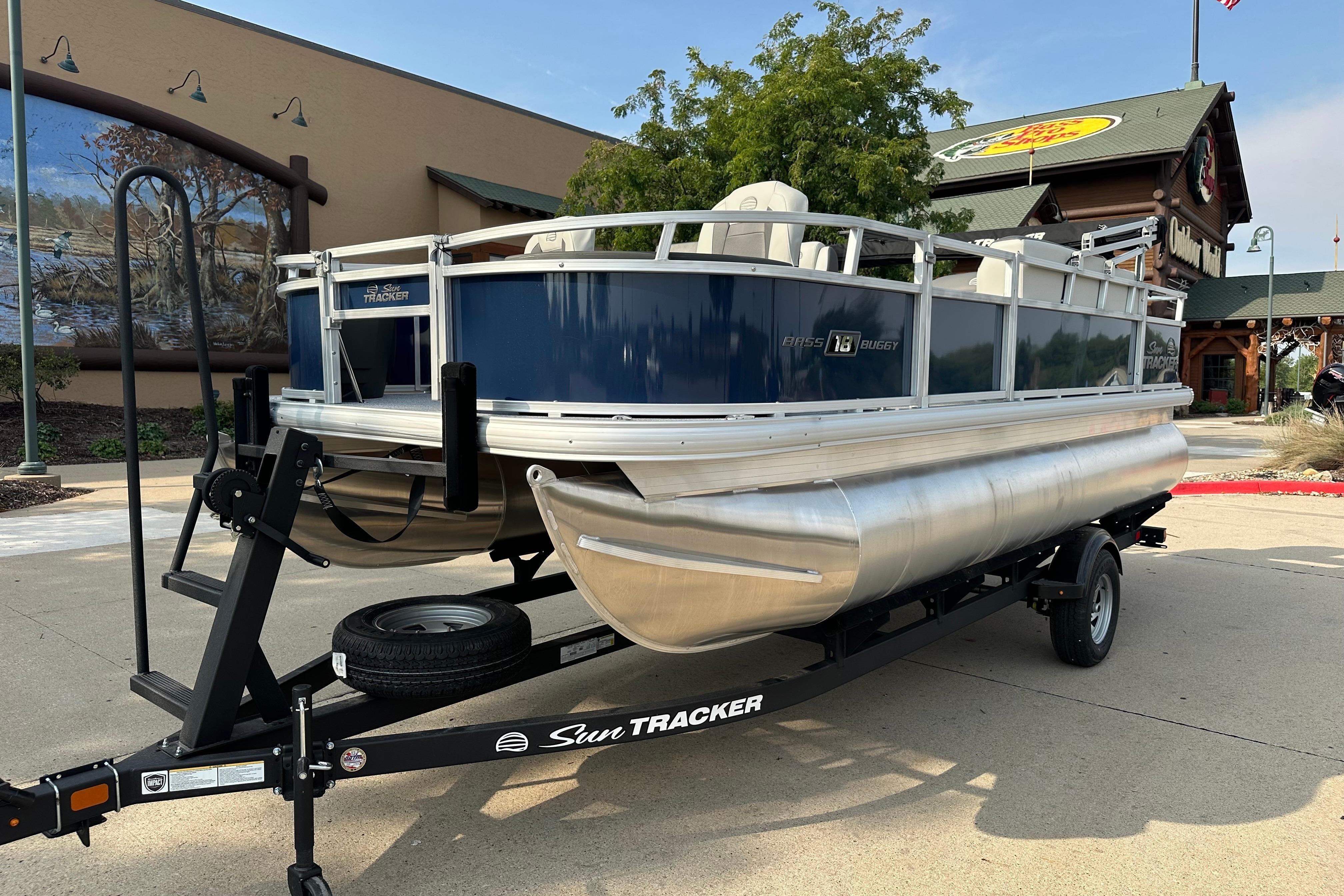 2026 Sun Tracker Bass Buggy 18 DLX