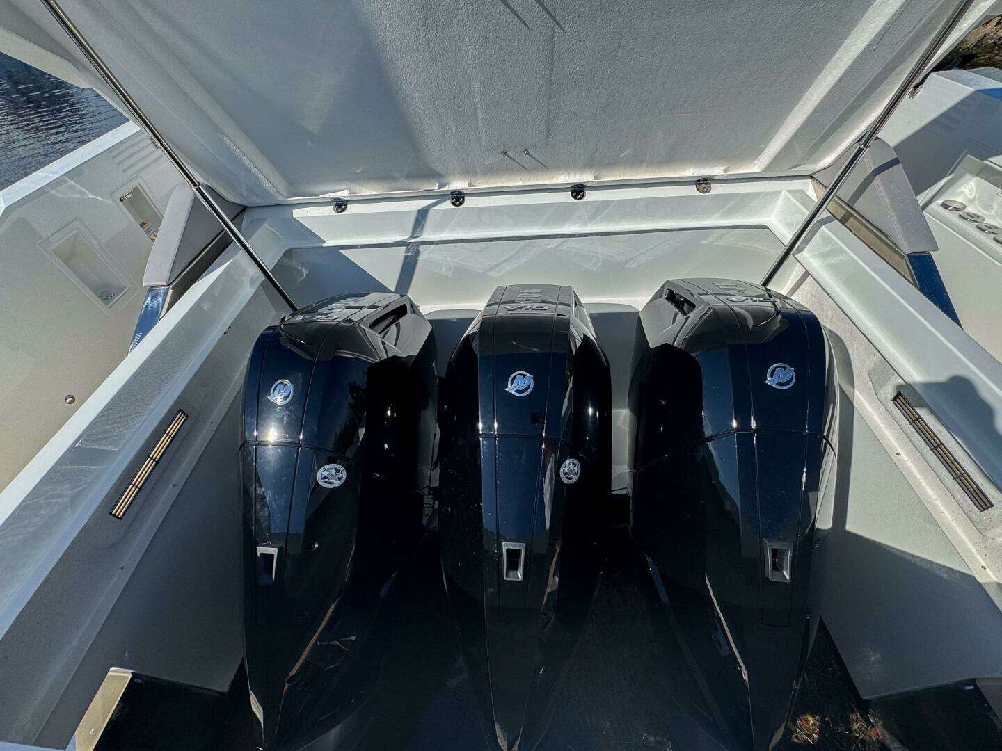 2026 De Antonio Yachts D42 - Image 7