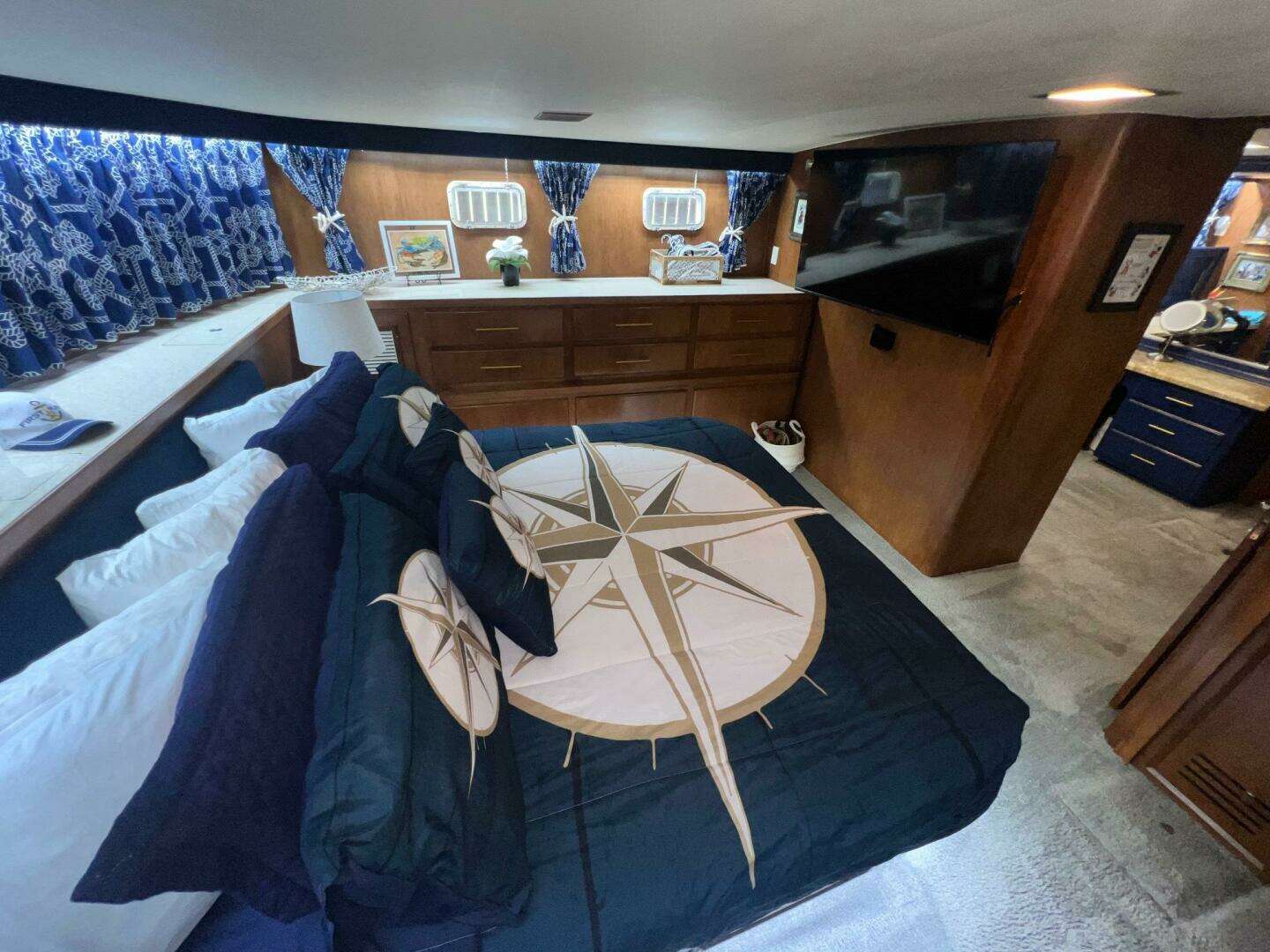 1988 Hatteras Motor Yacht - Image 90