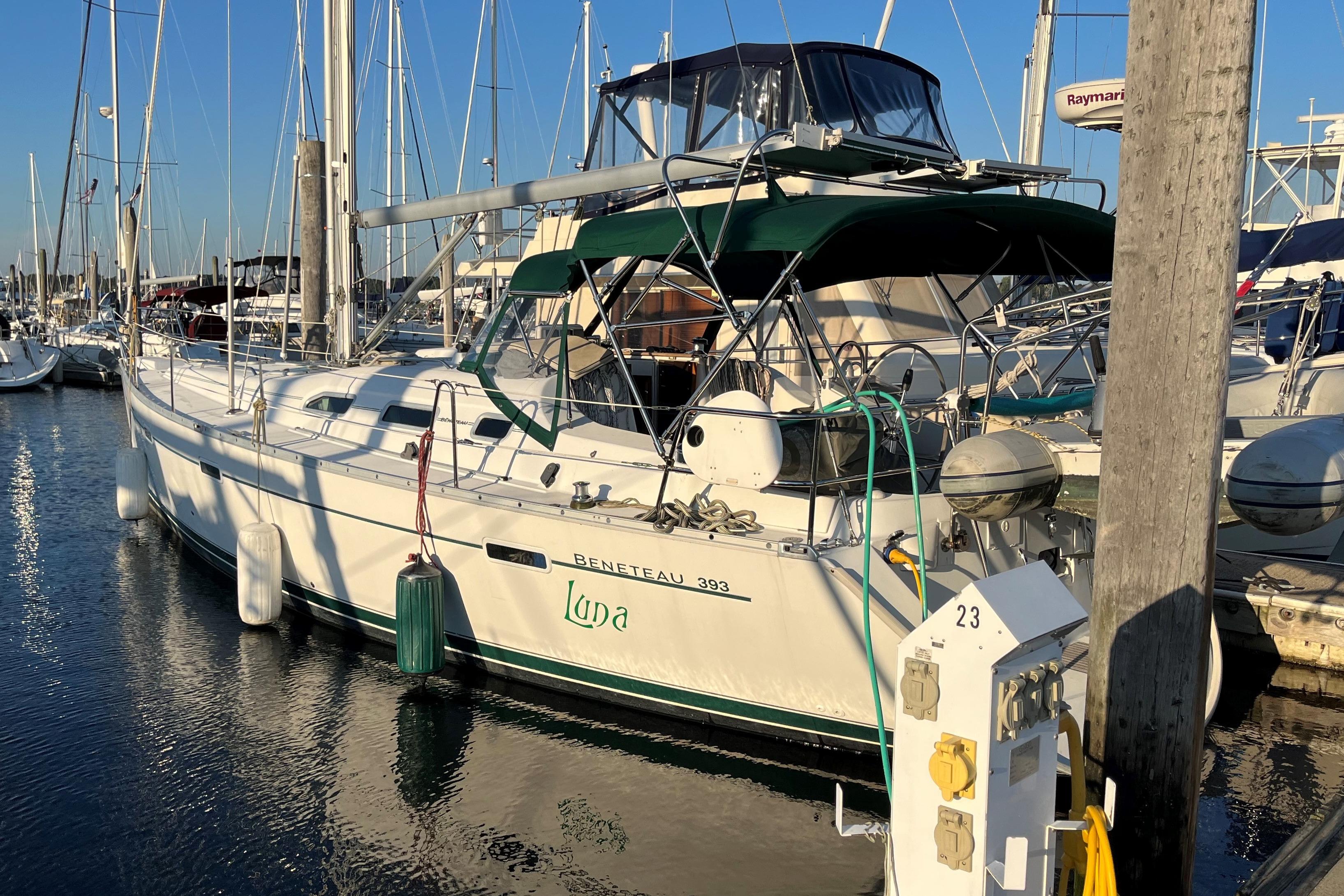 2005 Beneteau 393