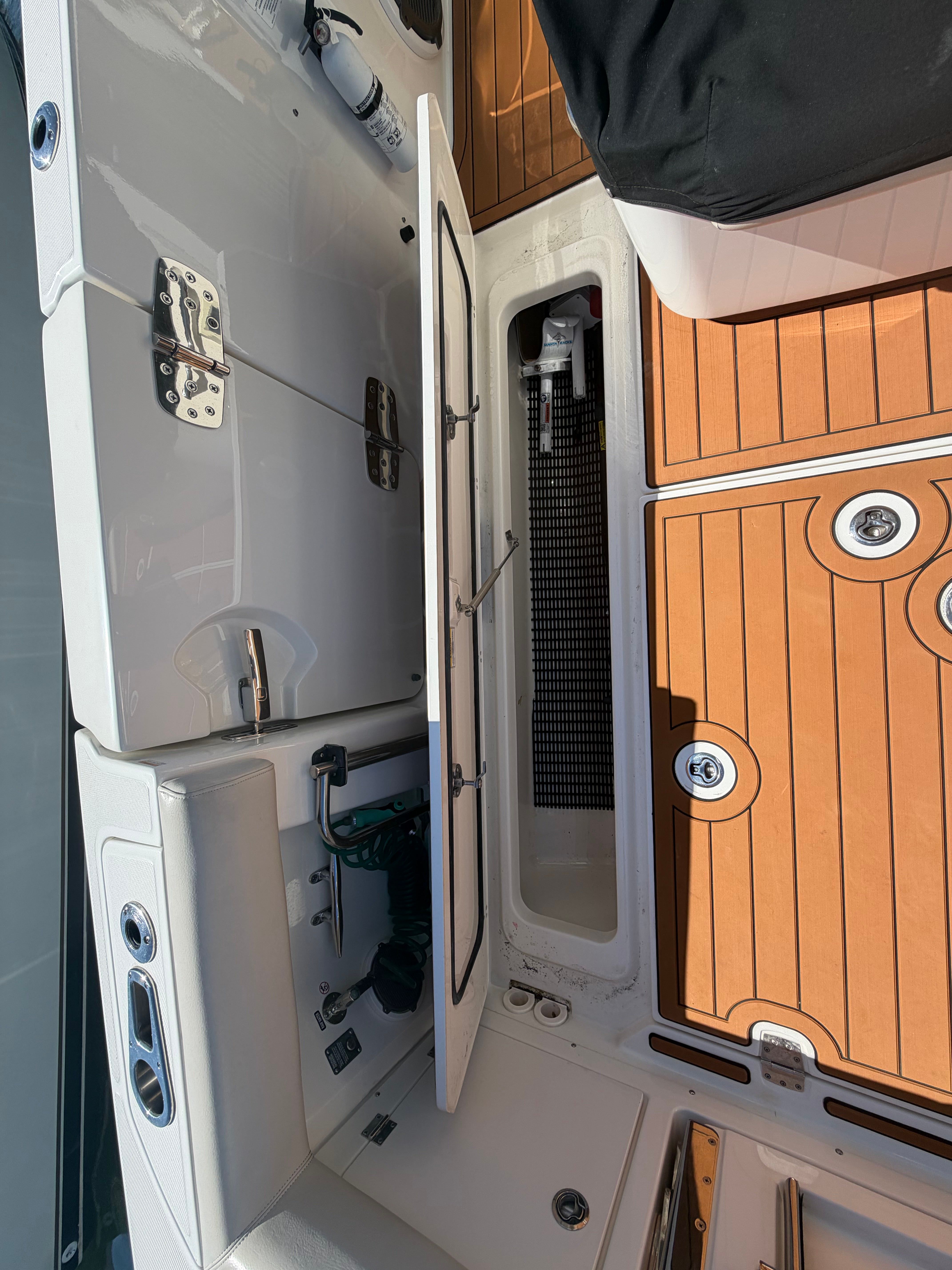 2021 Boston Whaler 380 Outrage - 15