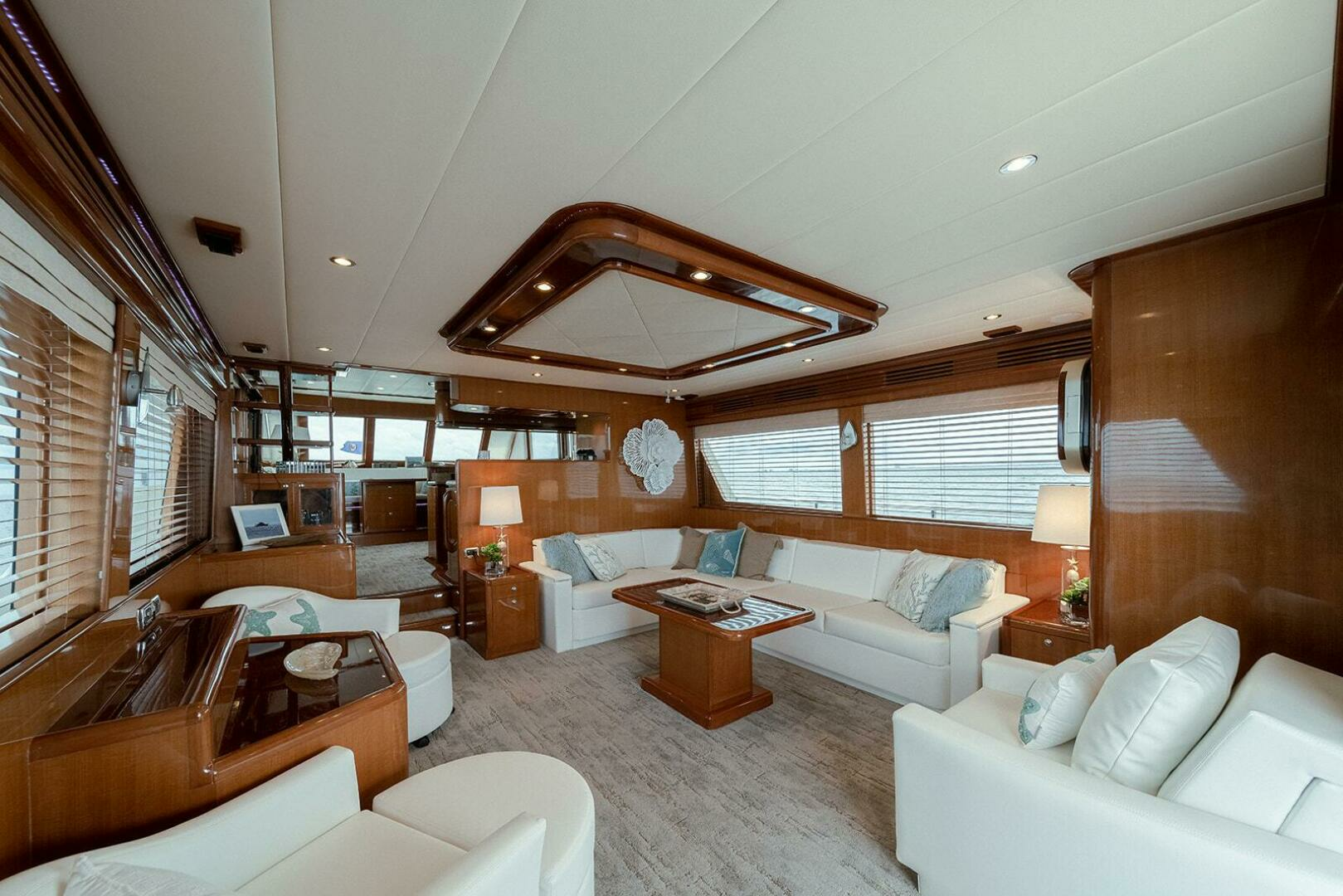 2013 Hampton 680 LRC - Image 2