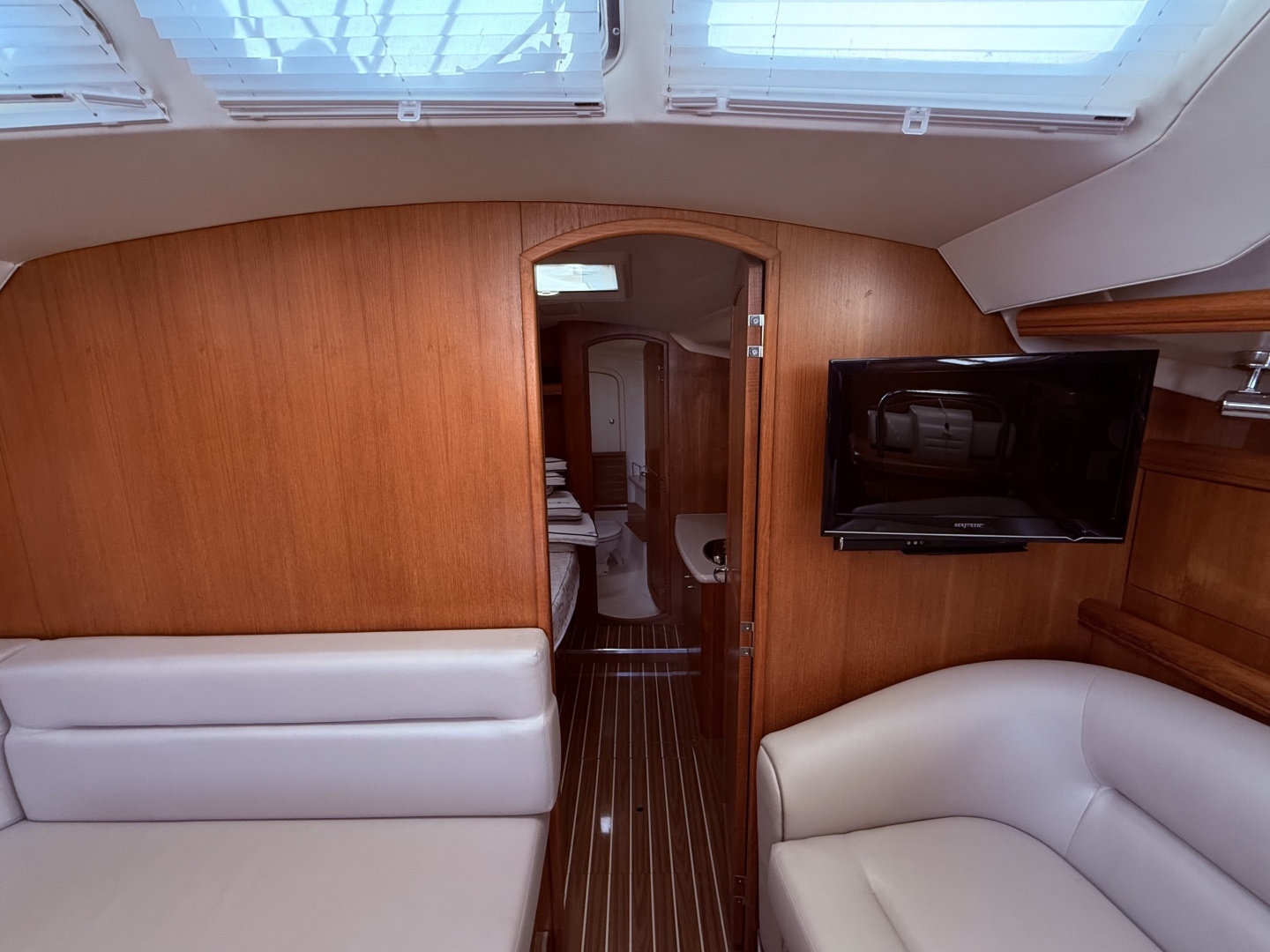 2005 Hunter — - Image 46
