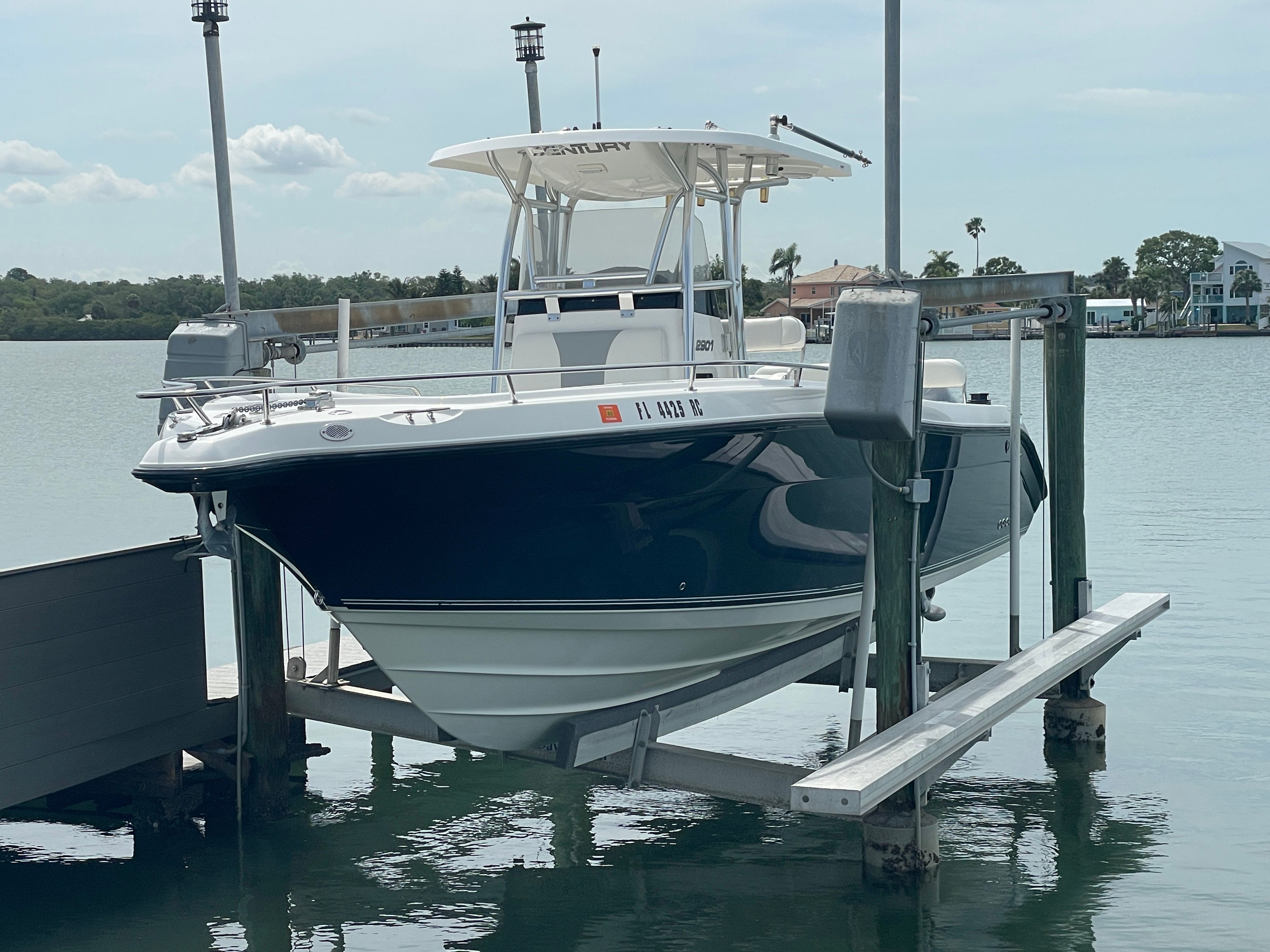 2008 Century 2901 Center Console