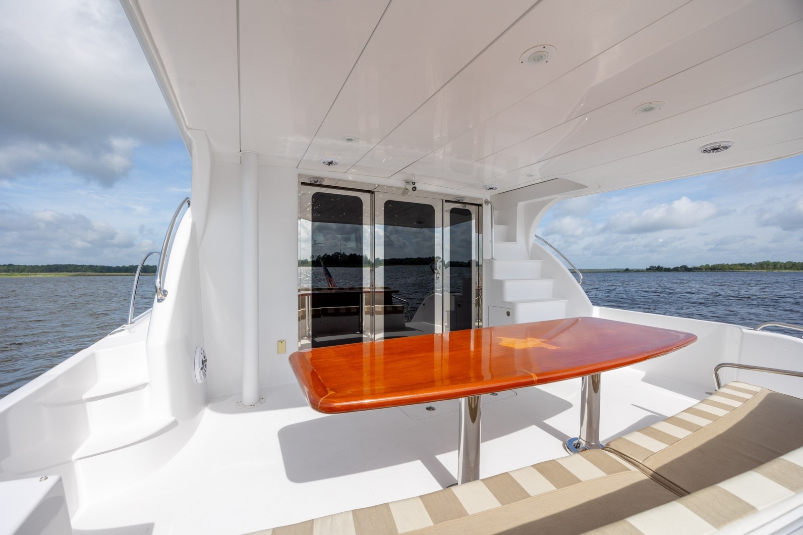 2008 Hatteras Motor Yacht - Image 101