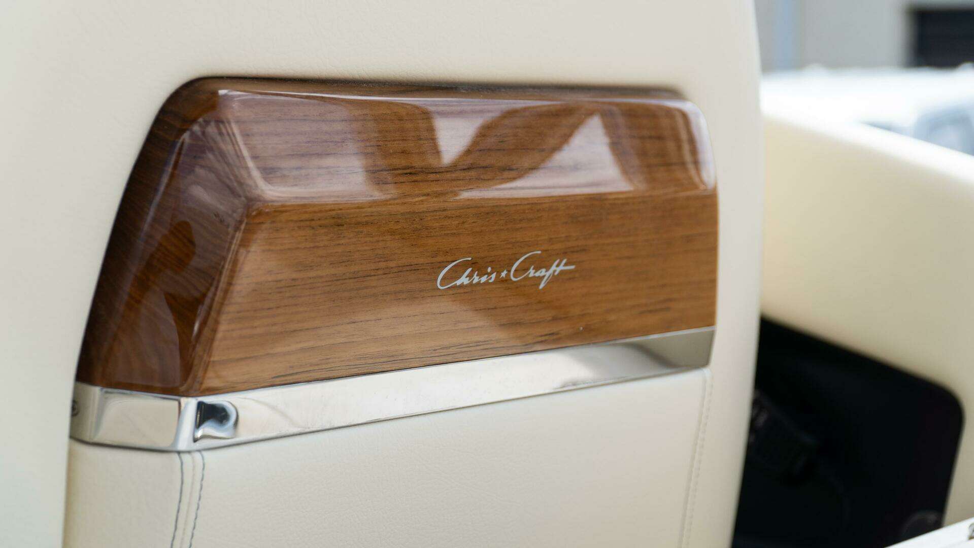 2025 Chris-Craft Calypso - Image 33