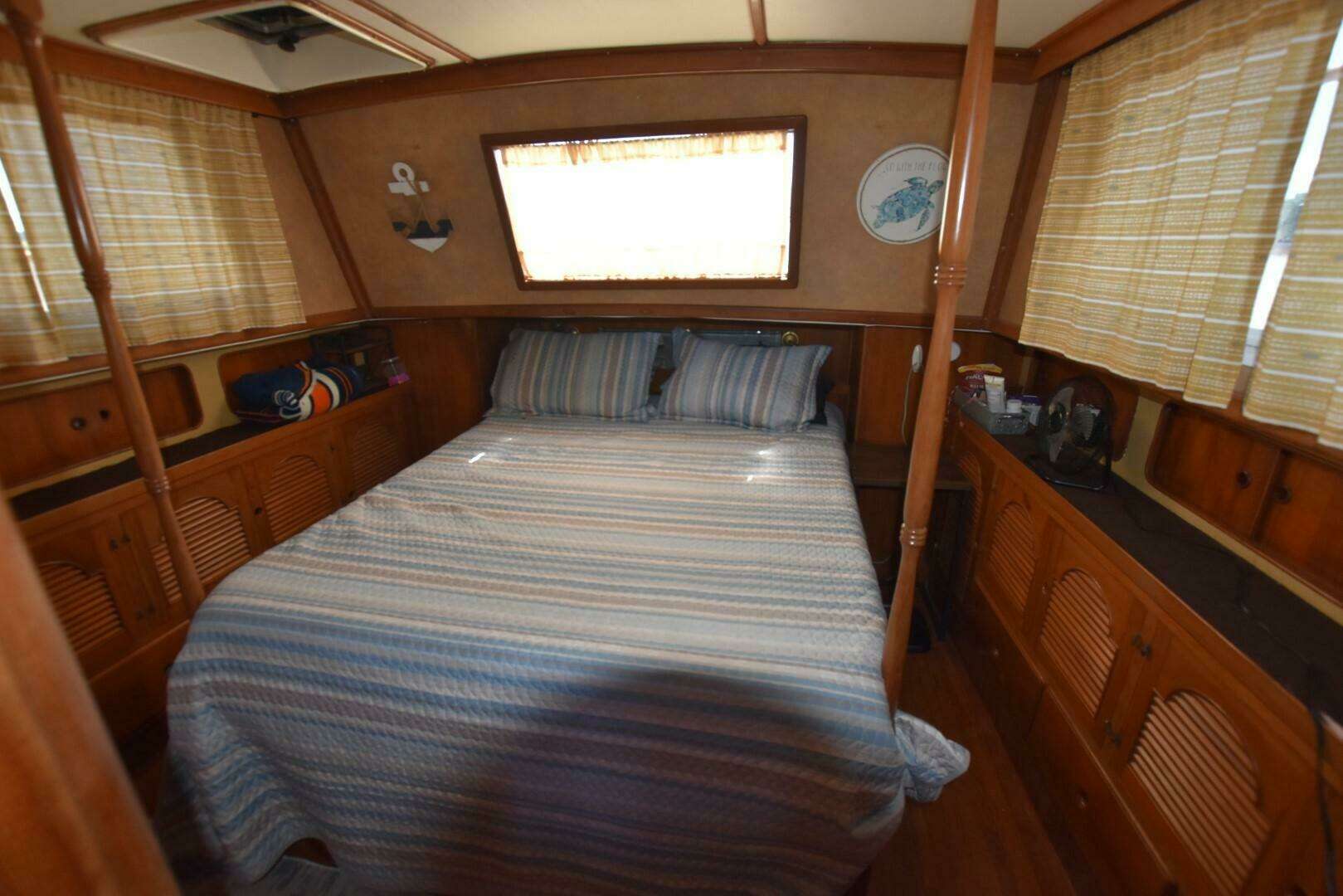 1985 Albin 43 Double Cabin - Image 19