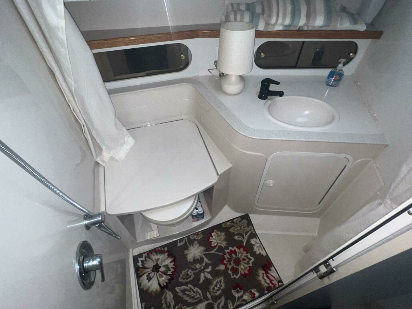 1997 Cruisers Yachts 3575 - Image 25