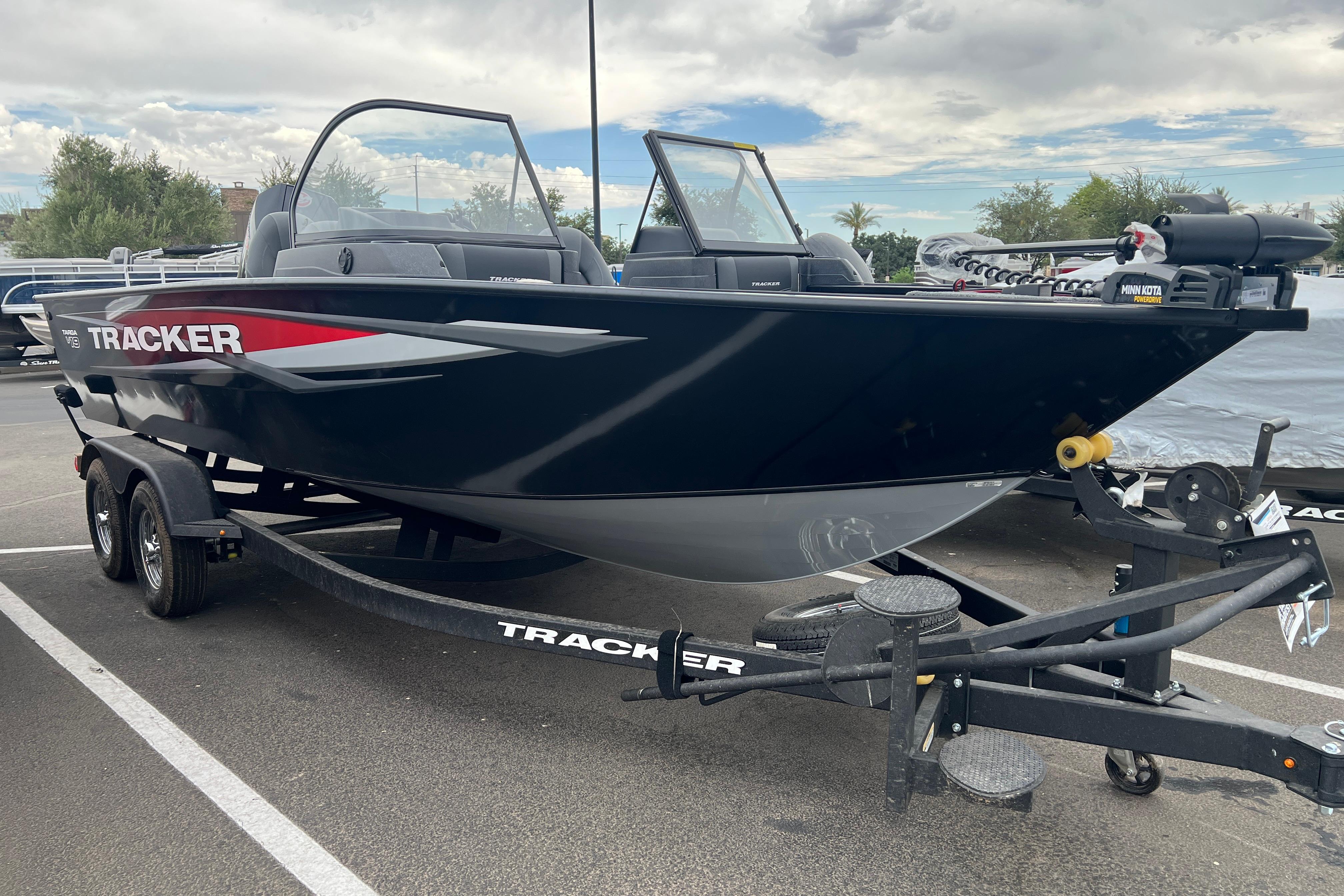 2026 Tracker Targa V-19 Combo
