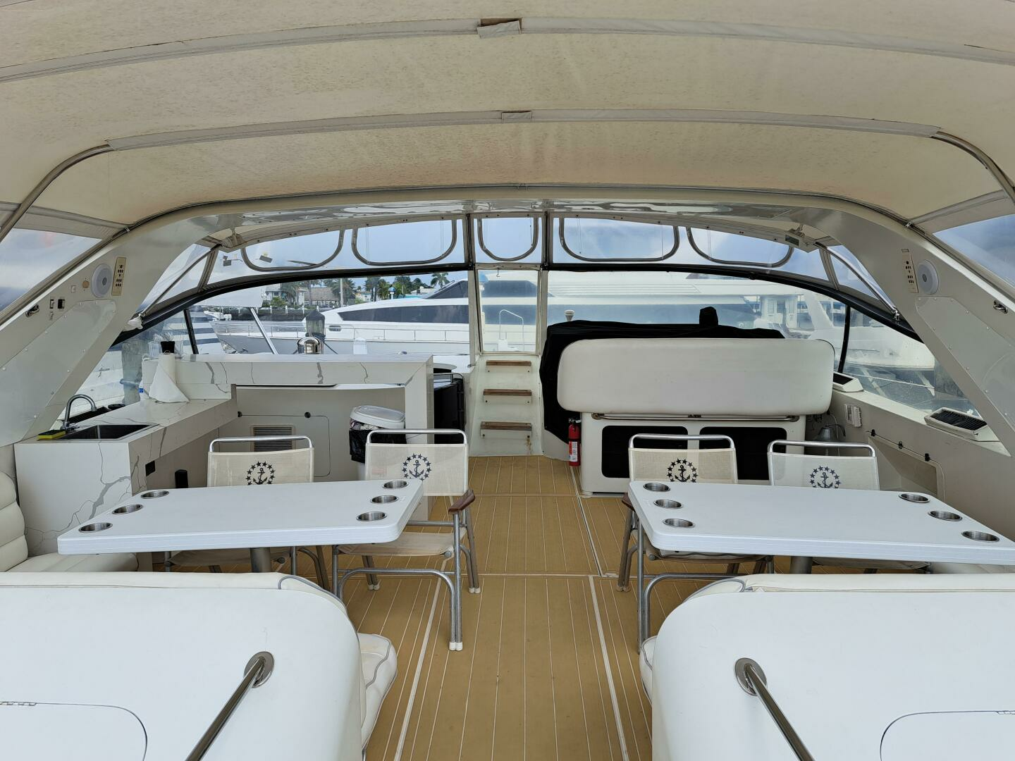 1984 Infiniti Express - Image 25
