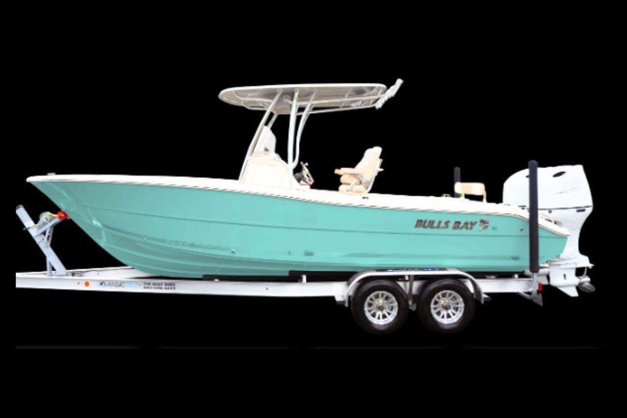 2027 Bulls Bay 255 Center Console
