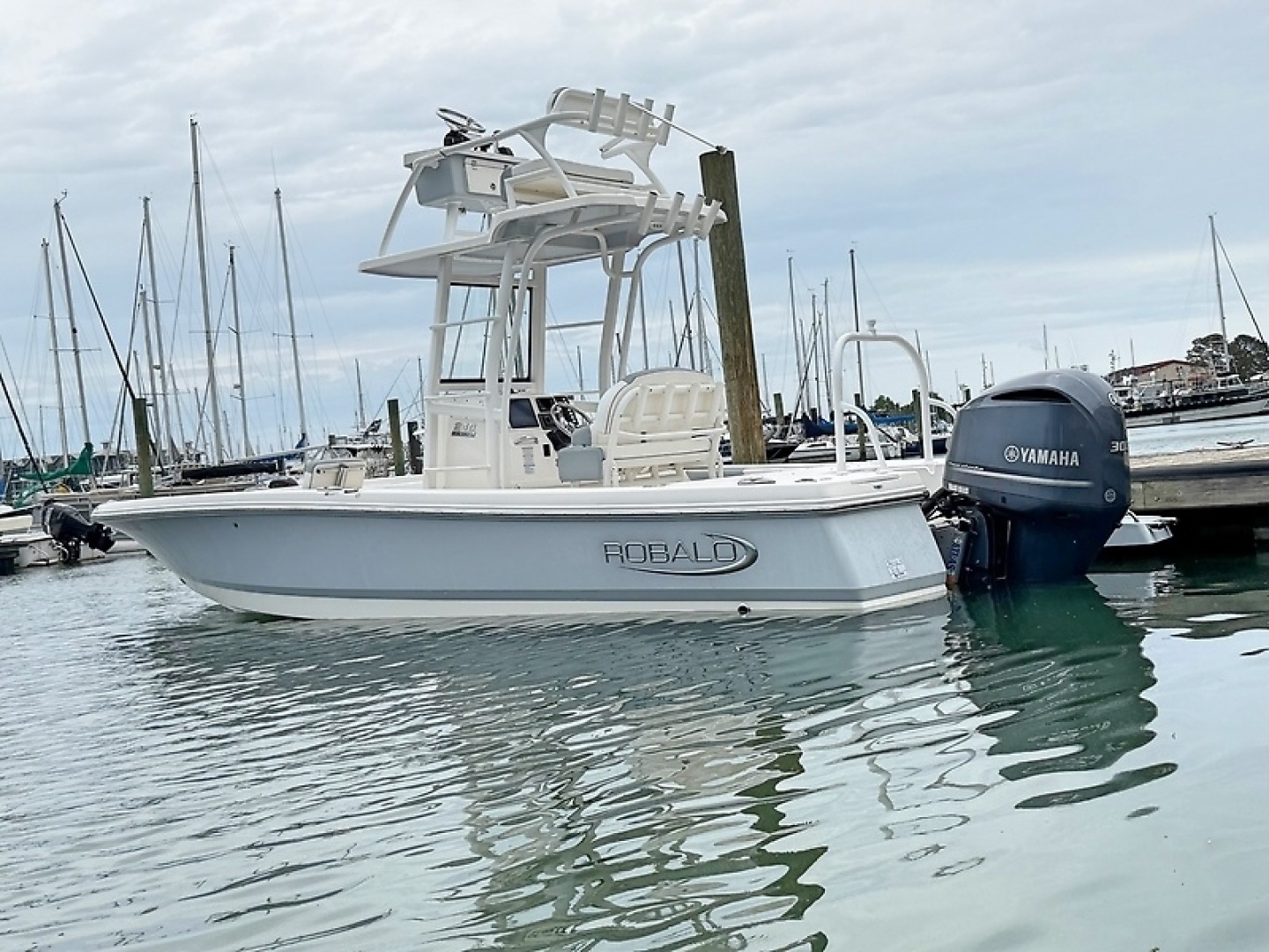 2021 Robalo 246 Cayman SD - Image 3