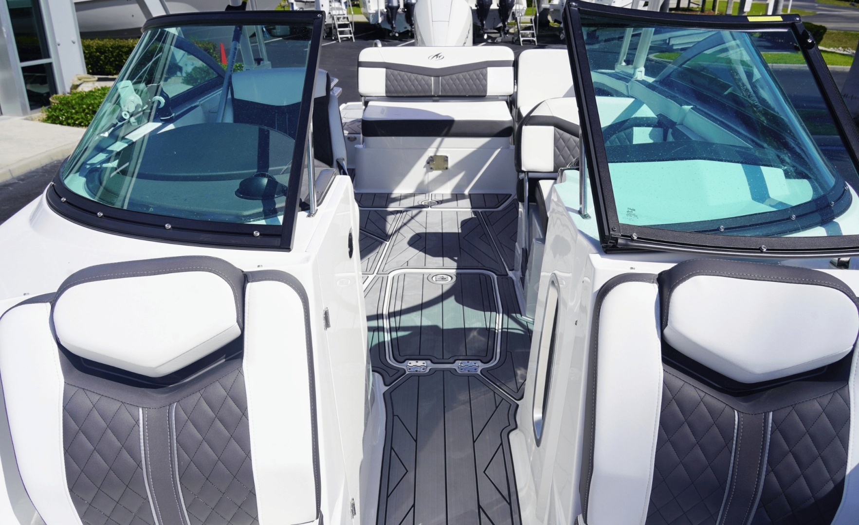 2023 Monterey 255SS - Image 26