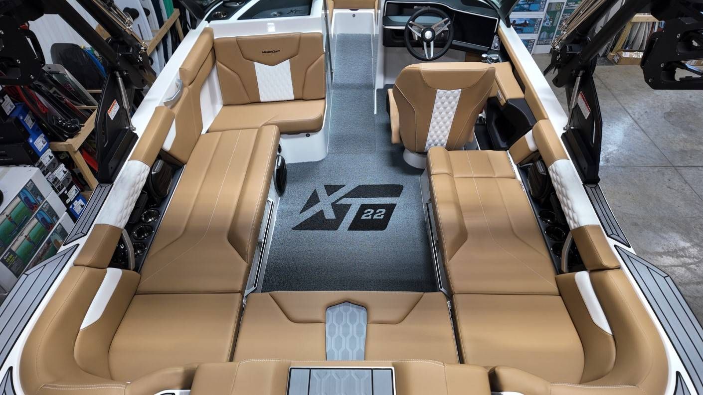 2026 MasterCraft XT22 - 14