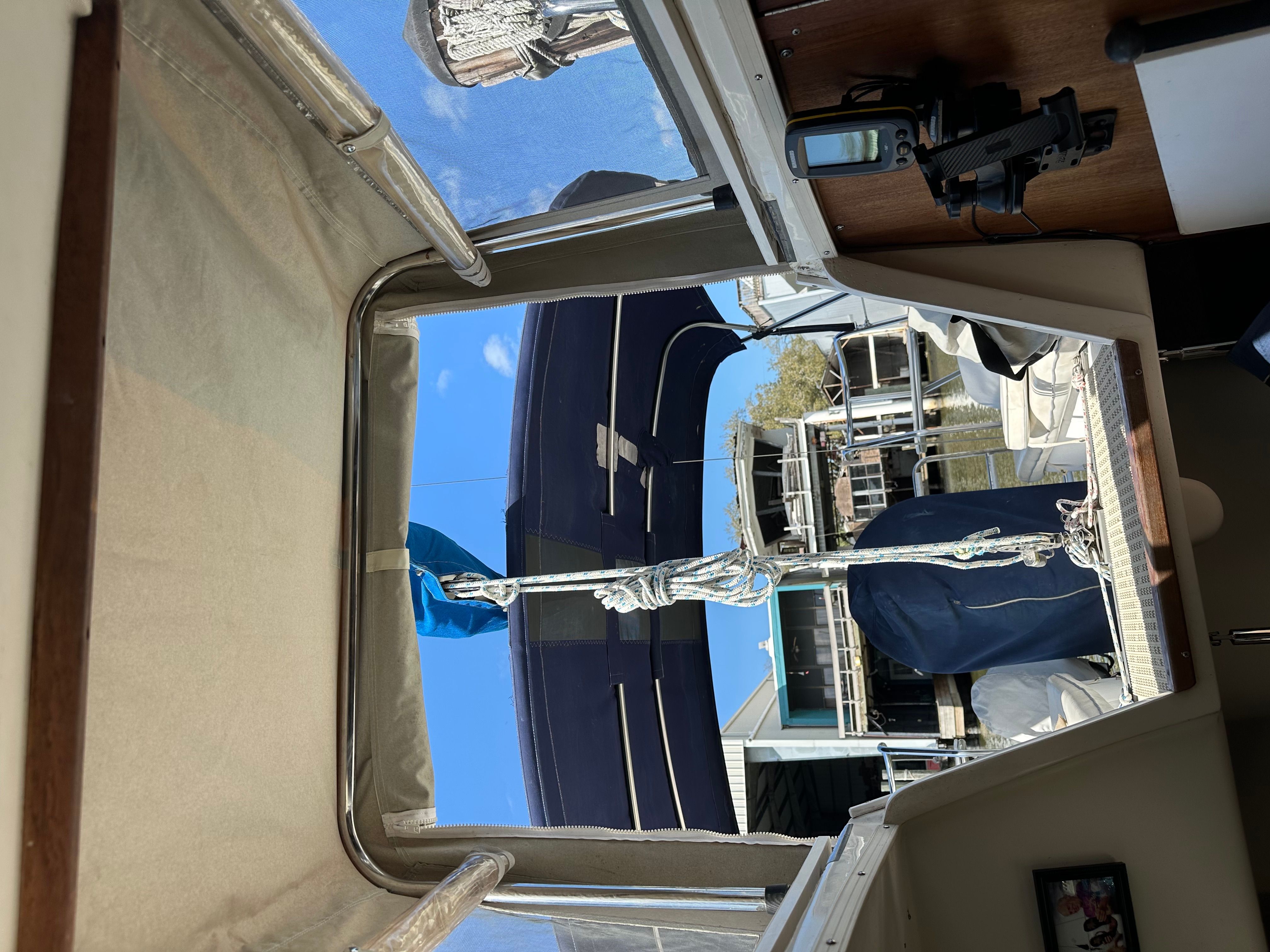 2005 Catalina C250 - 19