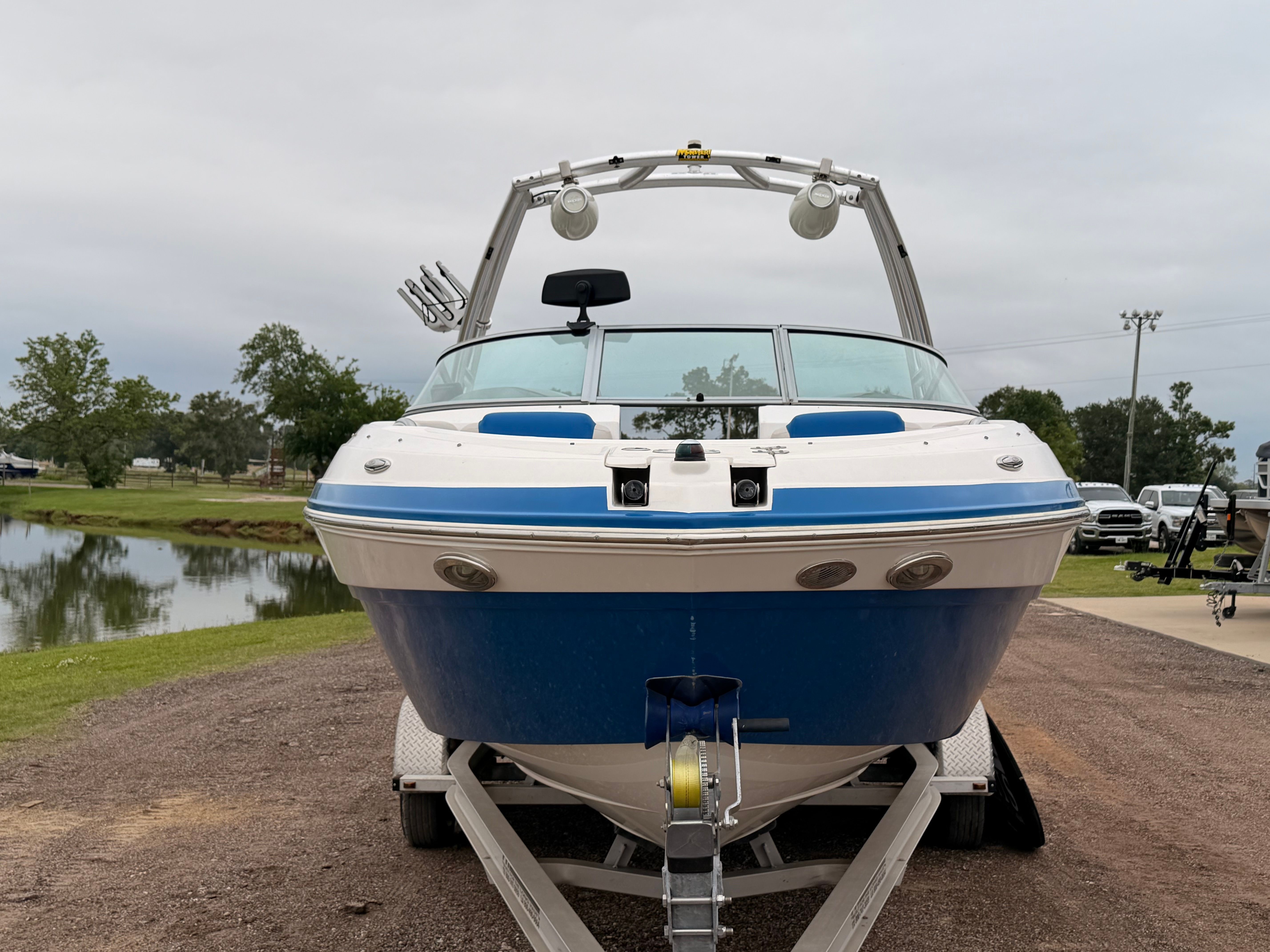 2014 RINKER 236 CAPTIVA - Image 3