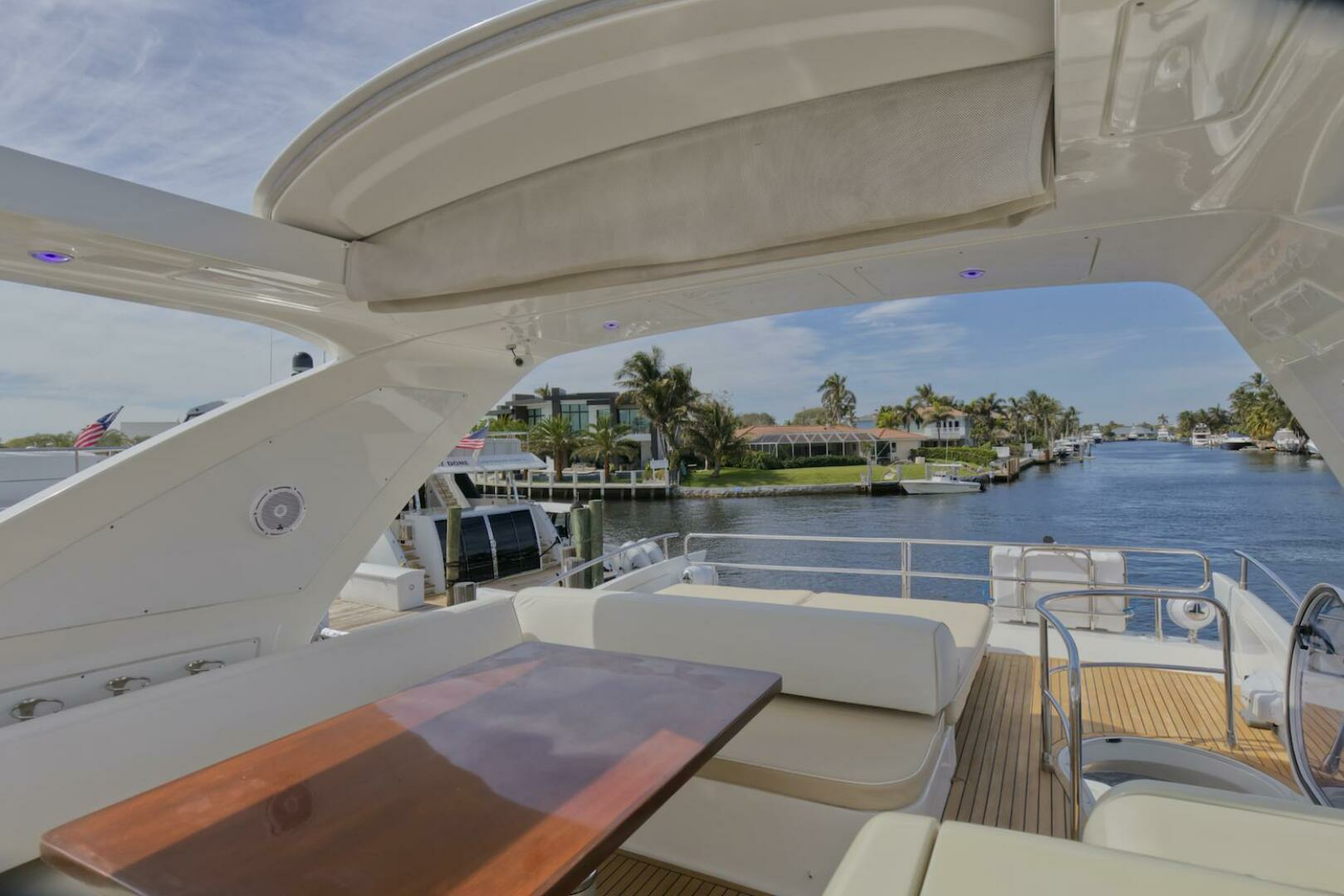 2015 Azimut 64 Flybridge - Image 14