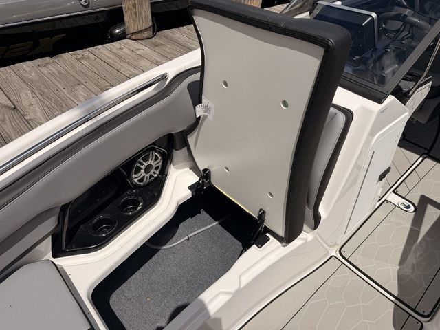 2026 Yamaha Boats 255XE - 11