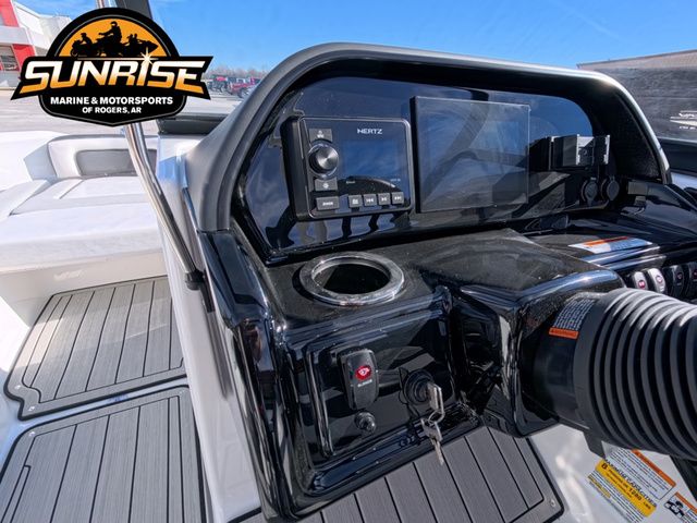 2026 Yamaha Boats 195S - 21