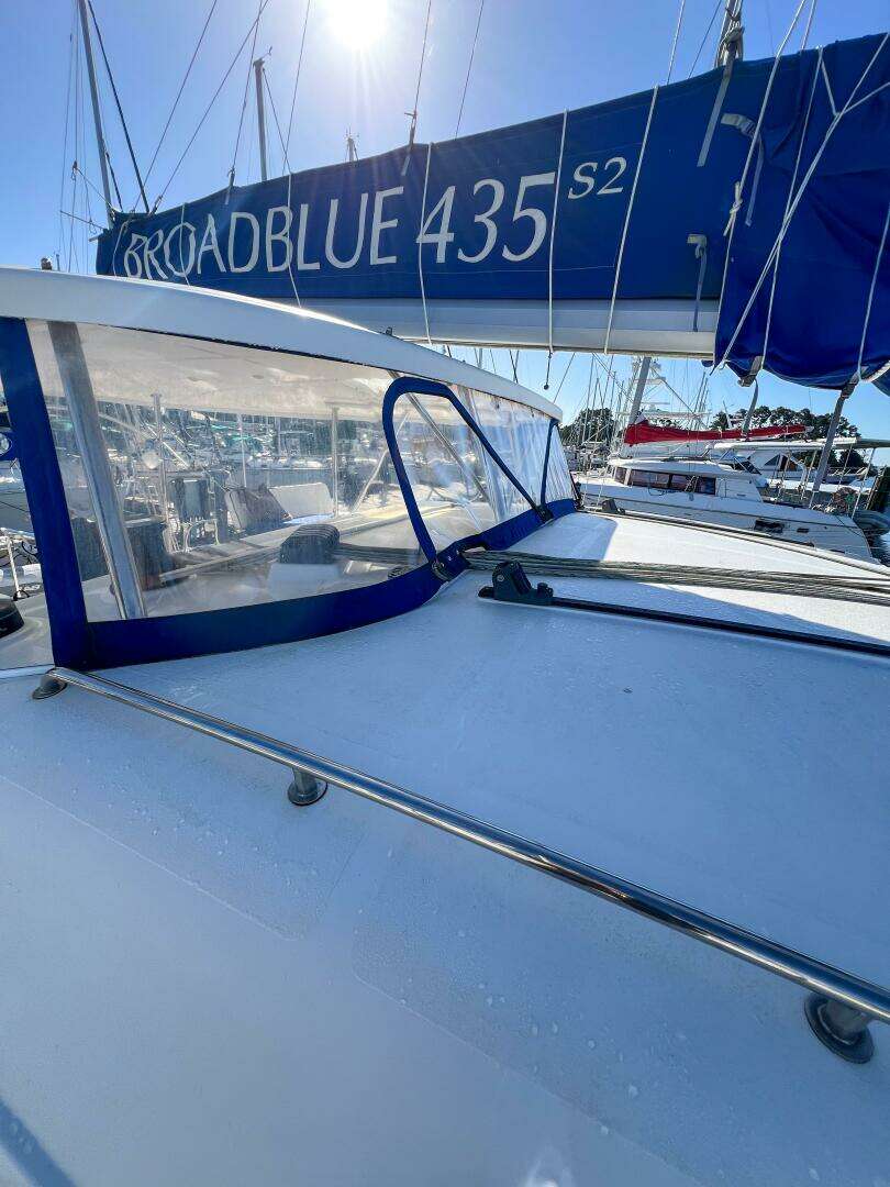 2010 Broadblue 435 - Image 23