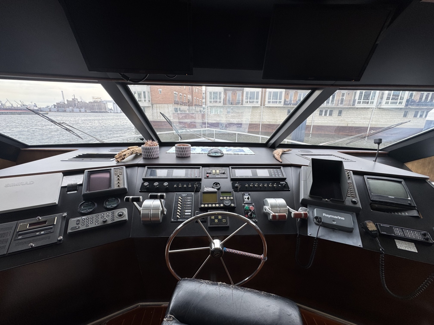 1997 Tarrab 77 Motor Yacht - Image 32