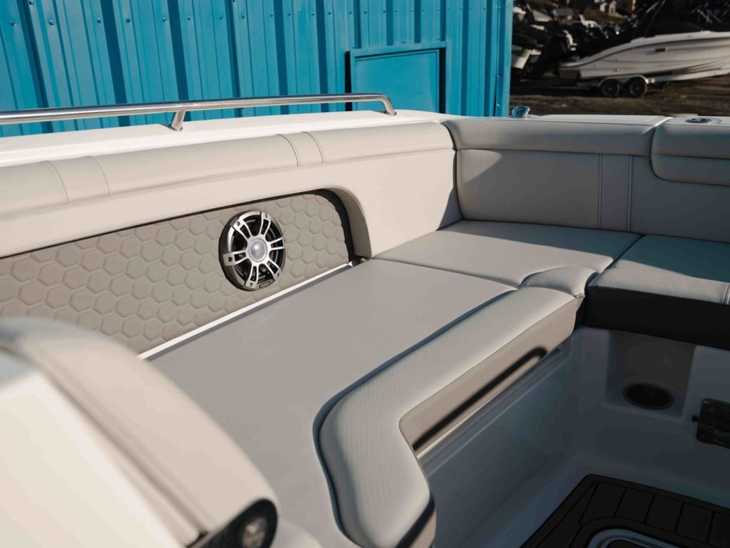 2025 Sea Ray SDX 290 - 10