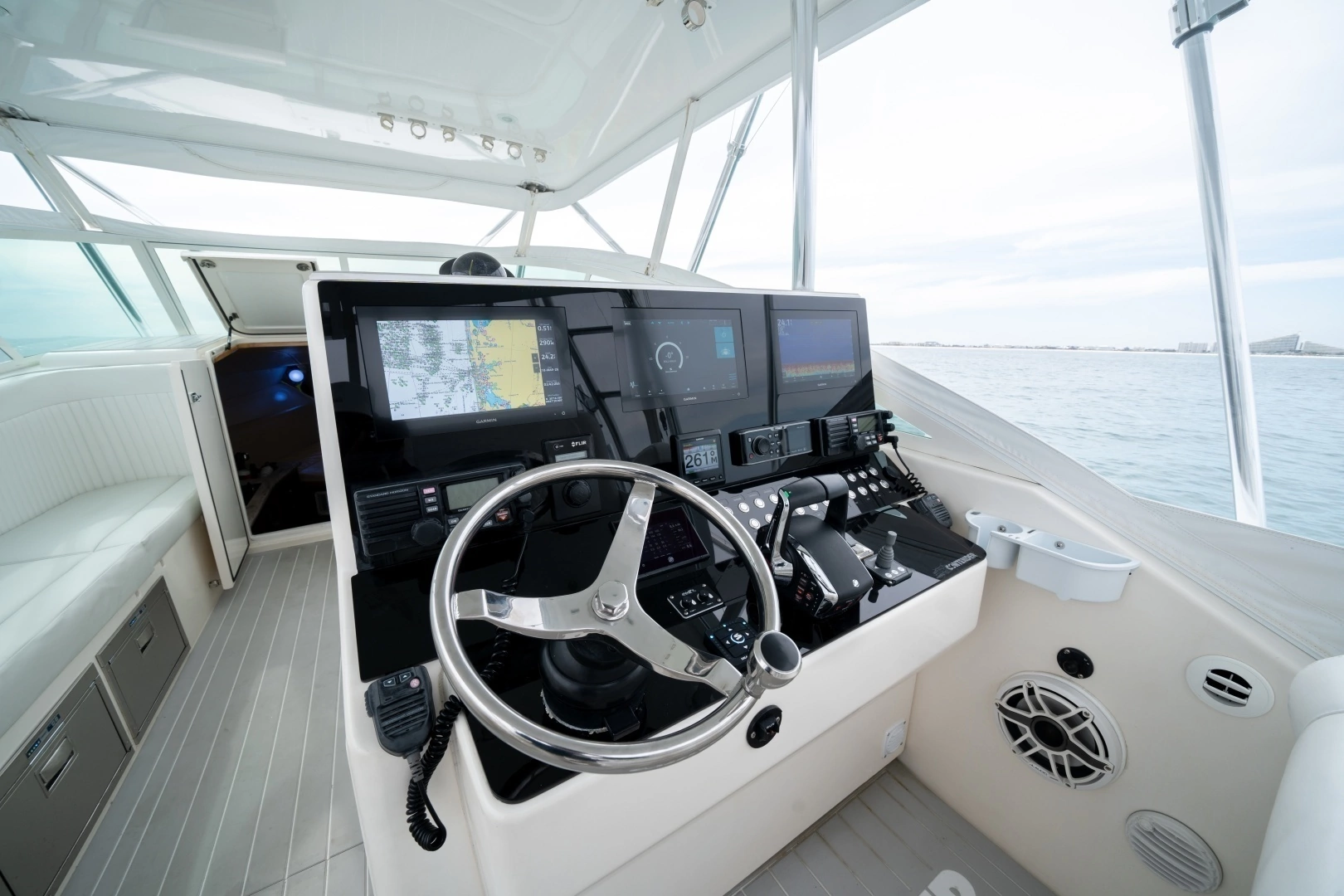 2011 Contender 40 Express - Image 19