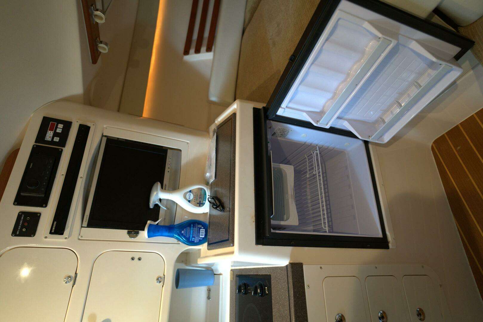 2007 Grady-White Express 330 - Image 21
