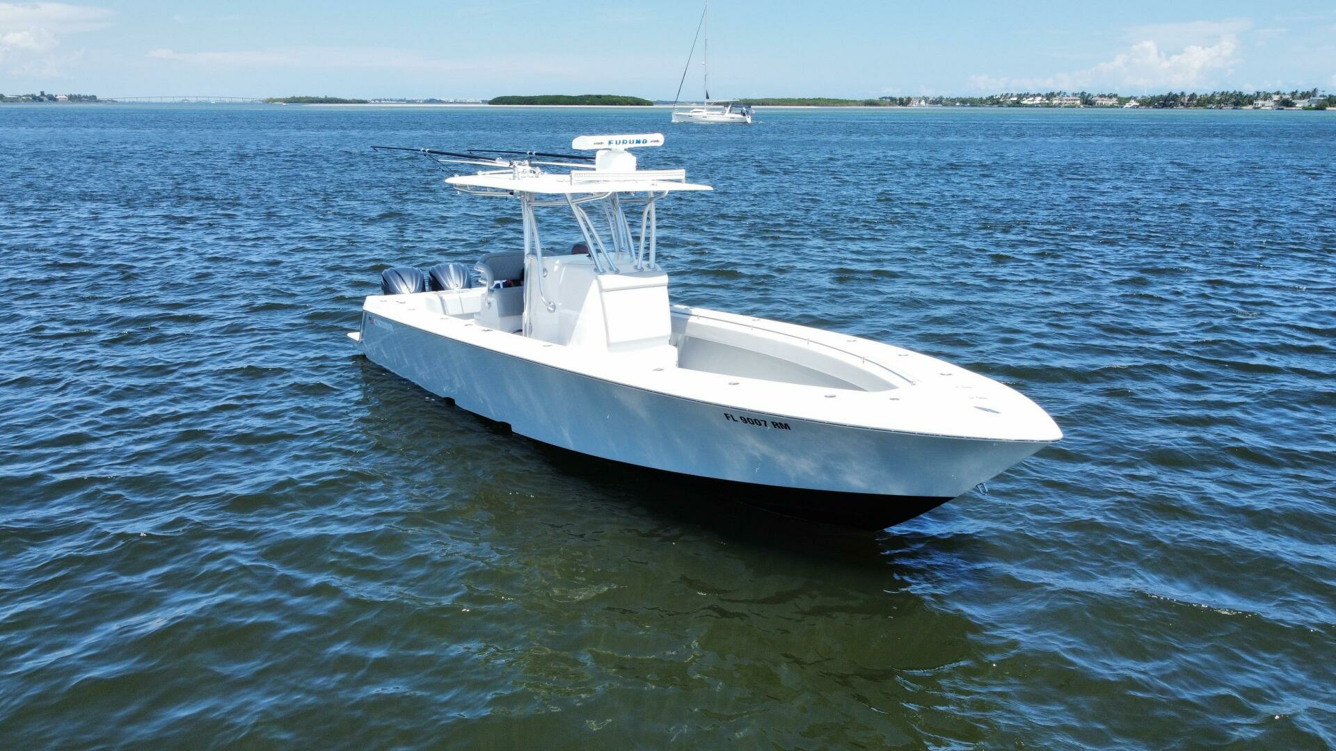 2018 Contender 32 ST - Image 2
