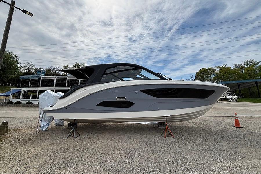 2026 Sea Ray Sundancer 370 Outboard