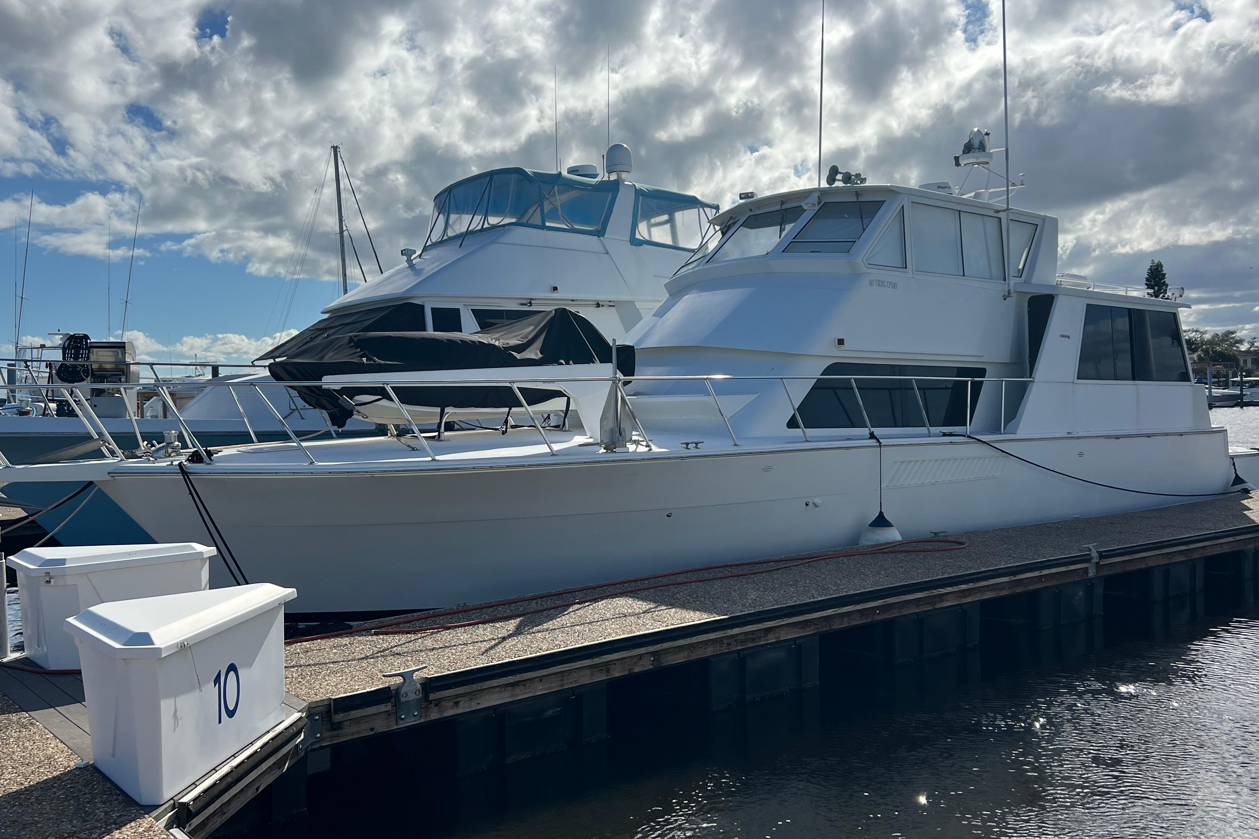 1999 Viking 60 CPMY